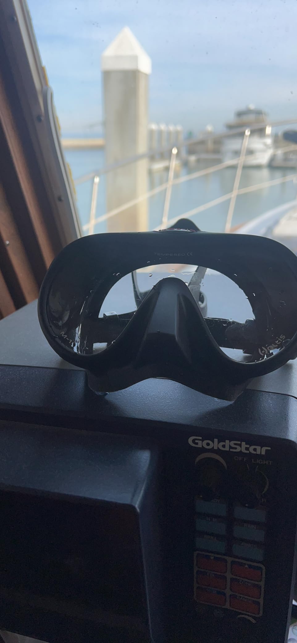 Hollis M-1 Mask - Ideal for Scuba Diving and Snorkeling - Ultra Clear Glass, Frameless Silicon Skirt customer photo 1