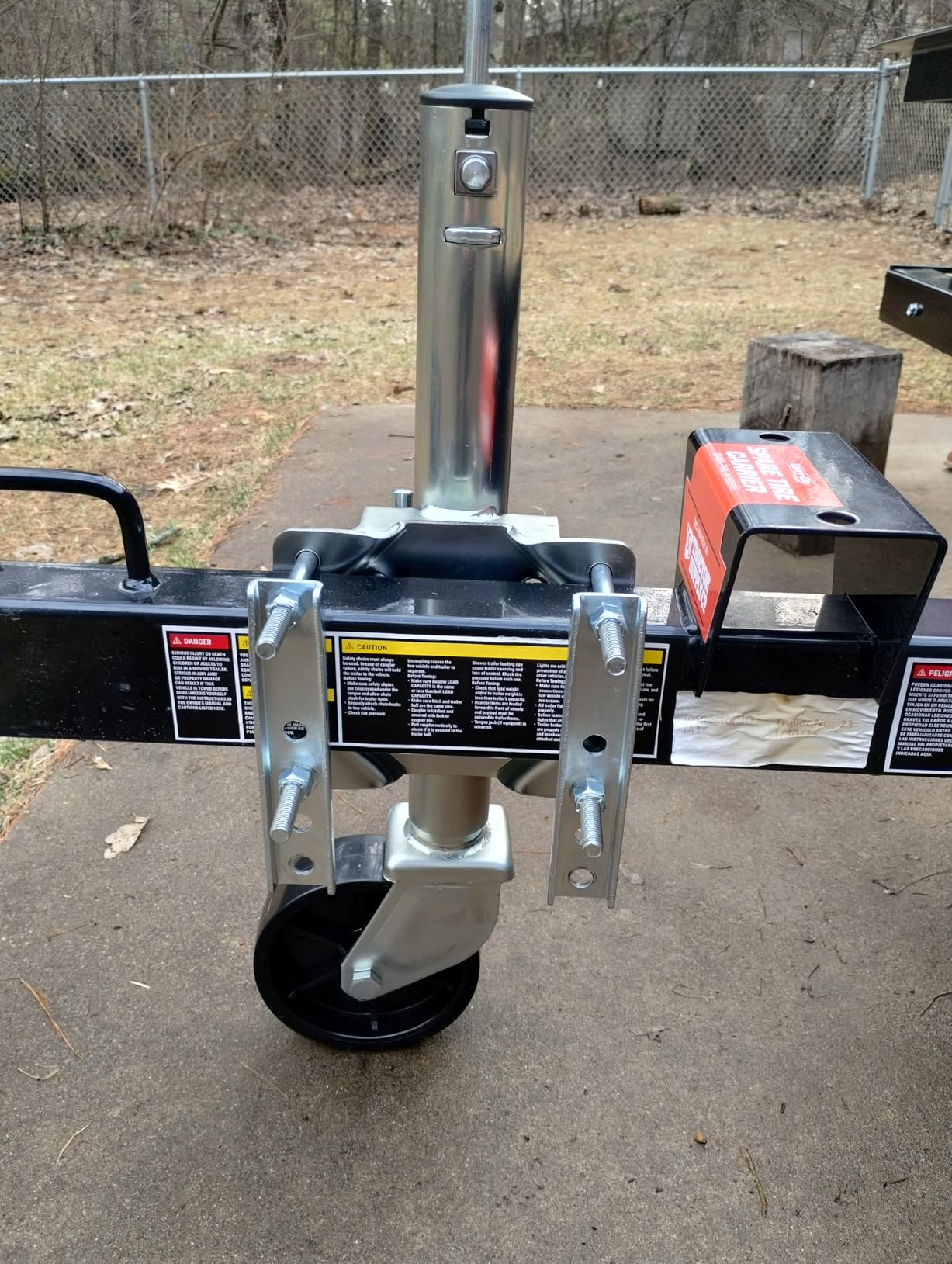 CURT 28112 Marine Boat Trailer Jack with 6-Inch Wheel, 1,200 lbs., 11 Inches Vertical Travel customer photo 2