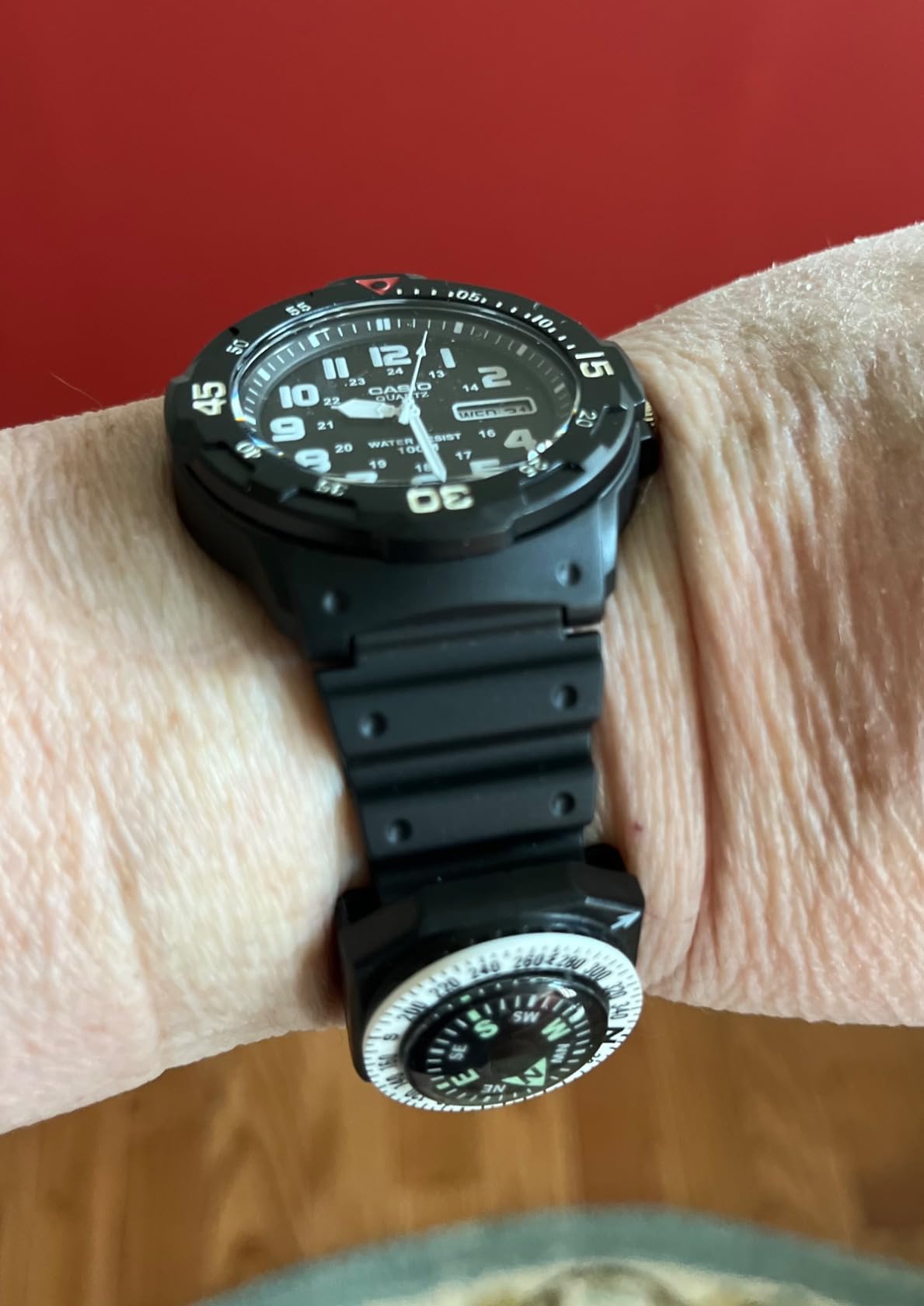 Casio MRW200H Series Unisex Analog Watch, 100M WR, Stainless Steel Case, Resin Band, Date Display customer photo 2