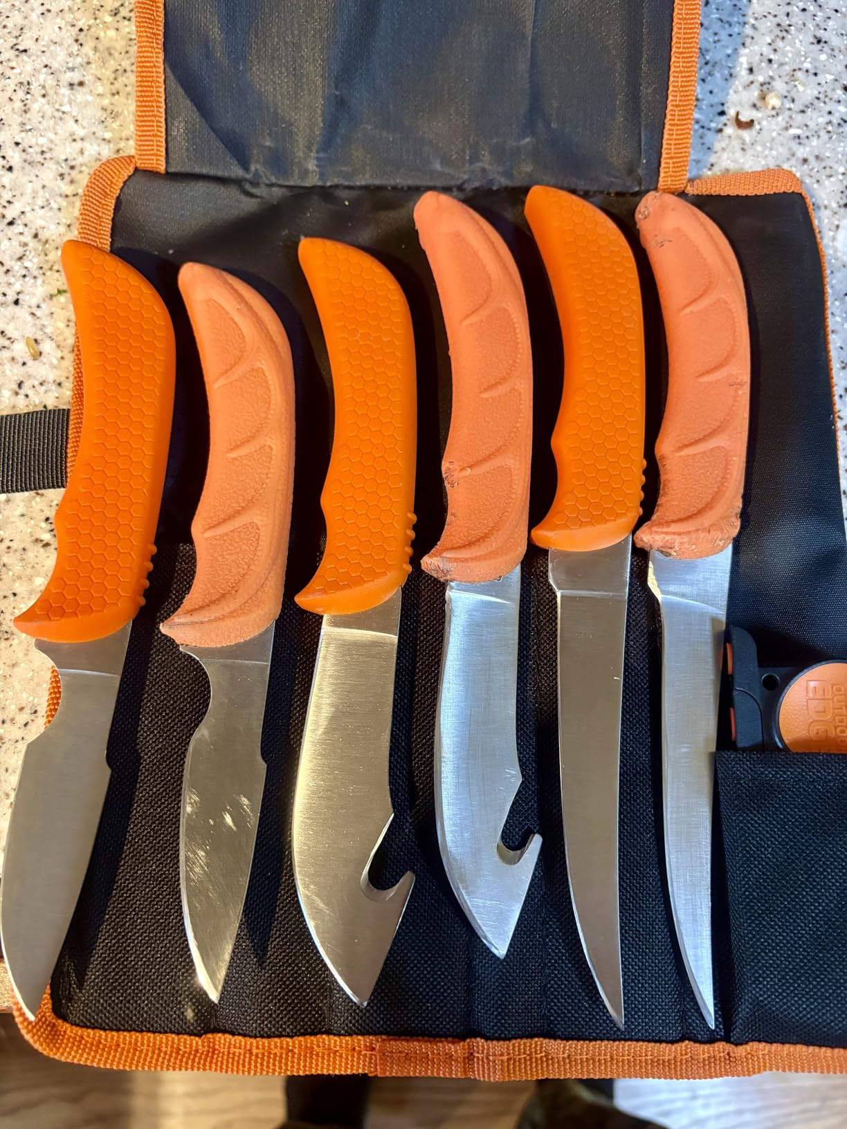 OUTDOOR EDGE WildPak, 8-Piece Field to Freezer Hunting & Game Processing Knife Set with Caping Knife, Gut-Hook Skinner, Boning/Fillet Knife, Wood/Bone Saw, Spreader, Gloves, and Hard-Side Carry Case customer photo 1