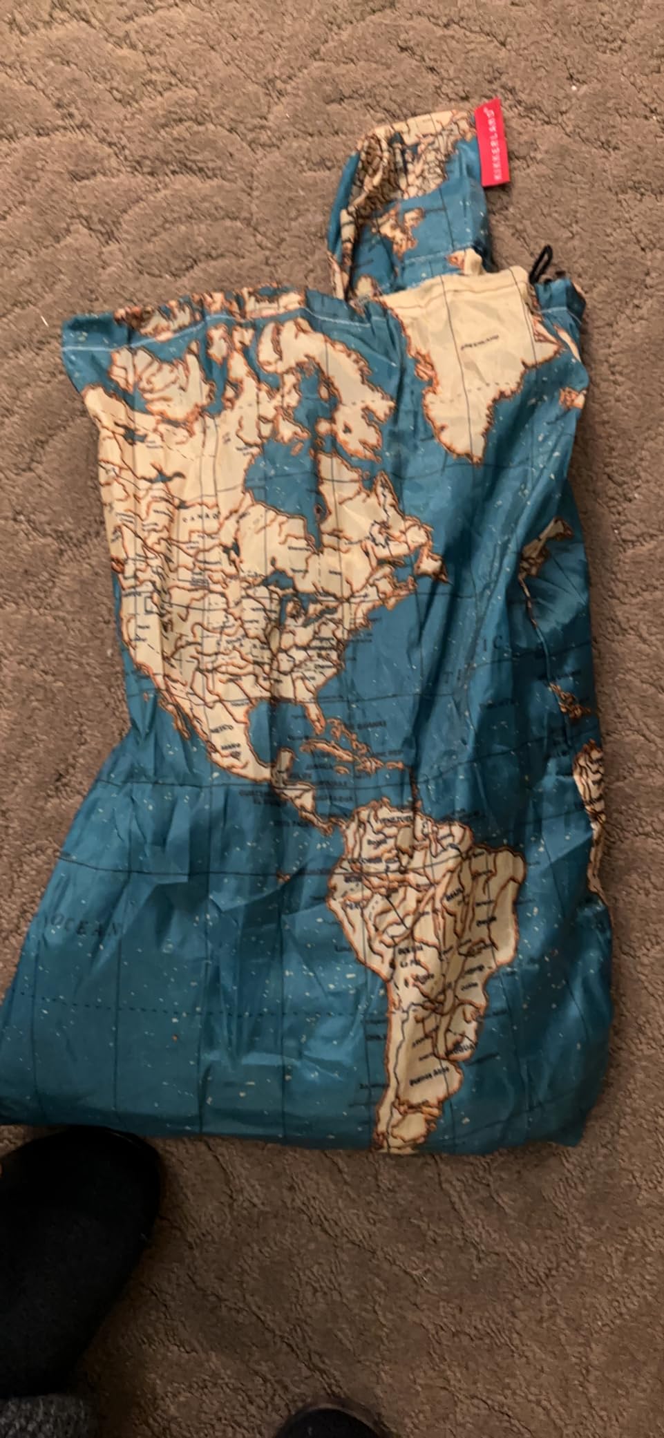 Kikkerland Travel-Size Laundry Bag, World Map Design Heavy Duty Laundry Bag, Polyester, Built-in Pouch, Inner Loop and Carabineer, Multicolor customer photo 1