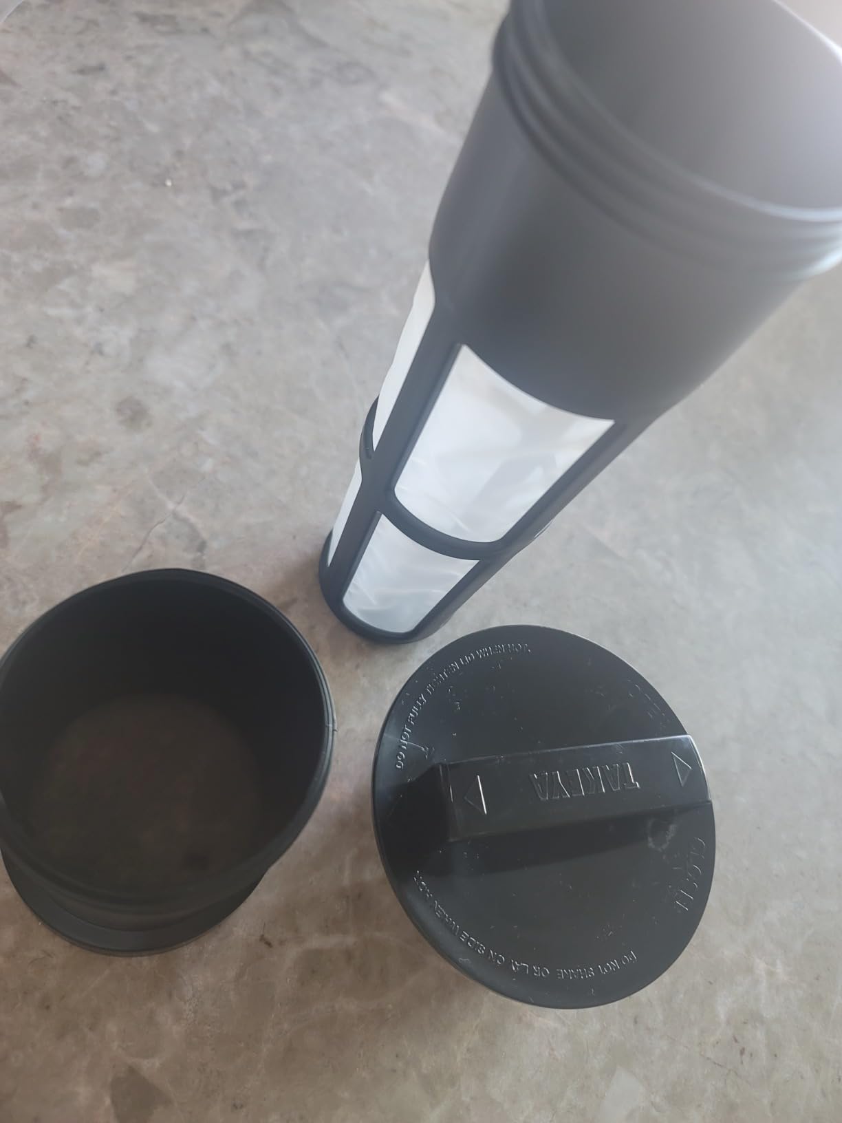Takeya Deluxe Cold Brew Coffee Maker - BPA-Free Tritan Pitcher with Airtight Leakproof Lid, Silicone Grip Handle, Fine-Mesh Filter - Shatter-Proof, Dishwasher Safe, Made in USA - 1 Quart/Black customer photo 1