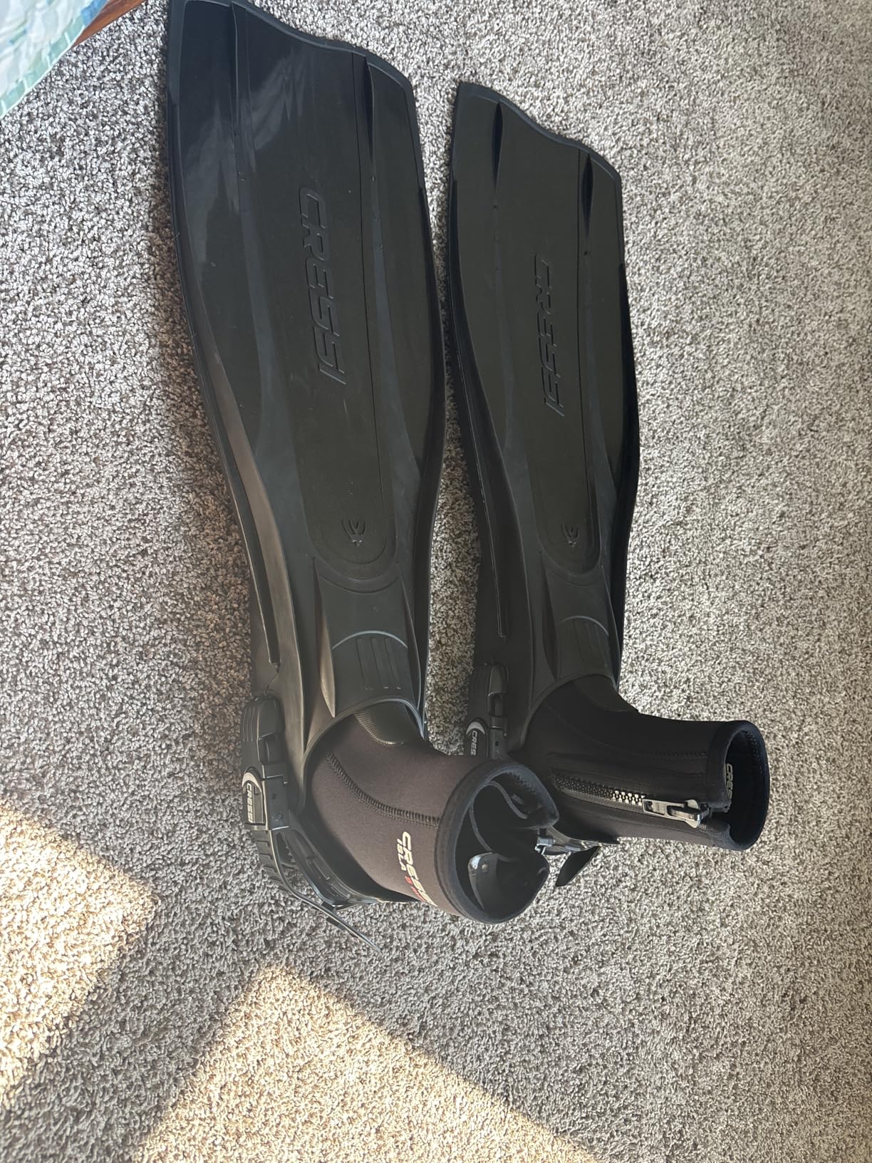 Cressi Adult Unisex Crew Water Boots for Scuba Diving, Surfing, Canyoning, 5 mm Neoprene Thickness - Isla: designed in Italy customer photo 2