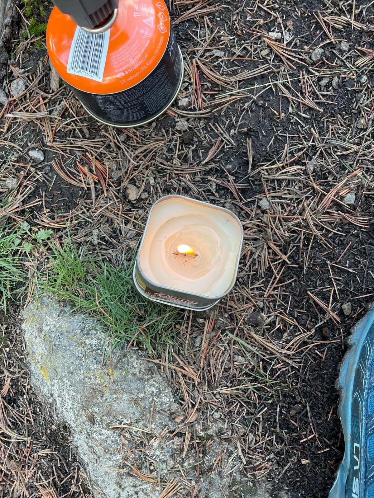 Coleman Campfire Citronella Candle with Wooden Crackle Wick - 6 oz customer photo 1