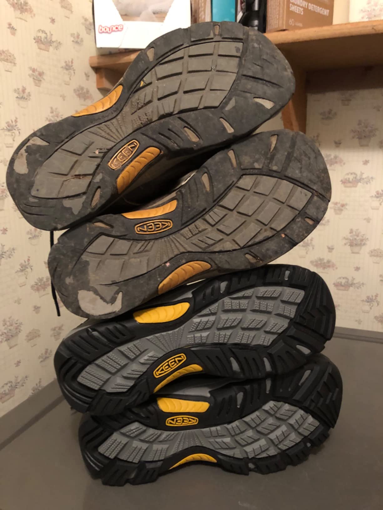 KEEN Men's Revel III Mid Height Waterproof Insulated Hiking Boot customer photo 1