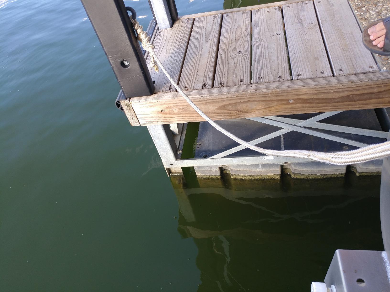 Hull Hugr Dock Bumper, 36-Inch, Marine Dock Bumper, White customer photo 1