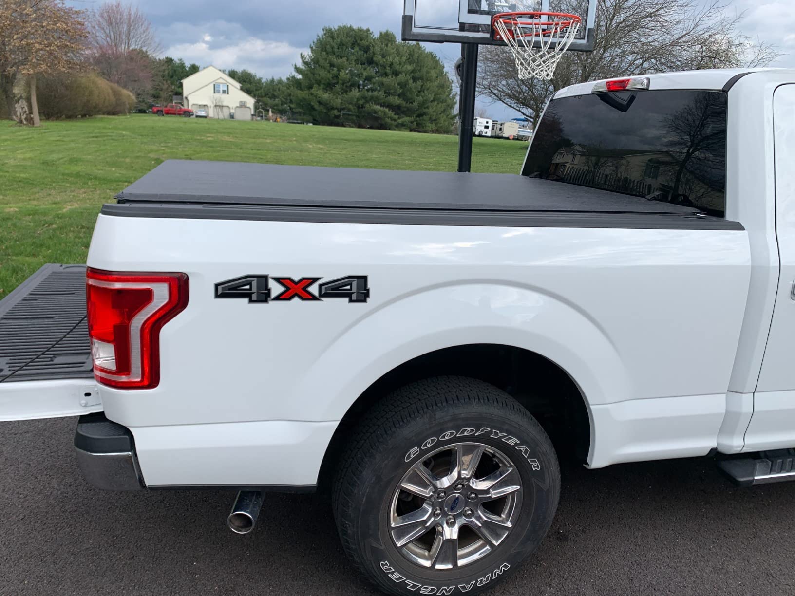 Gator Soft Roll-Up Truck Bed Tonneau Cover w/ Gear Straps, Heavy-Duty Truck Bed Protection | 139773 | Fits 2015 - 2020 Ford F-150 (incl. Raptor) 5' 7