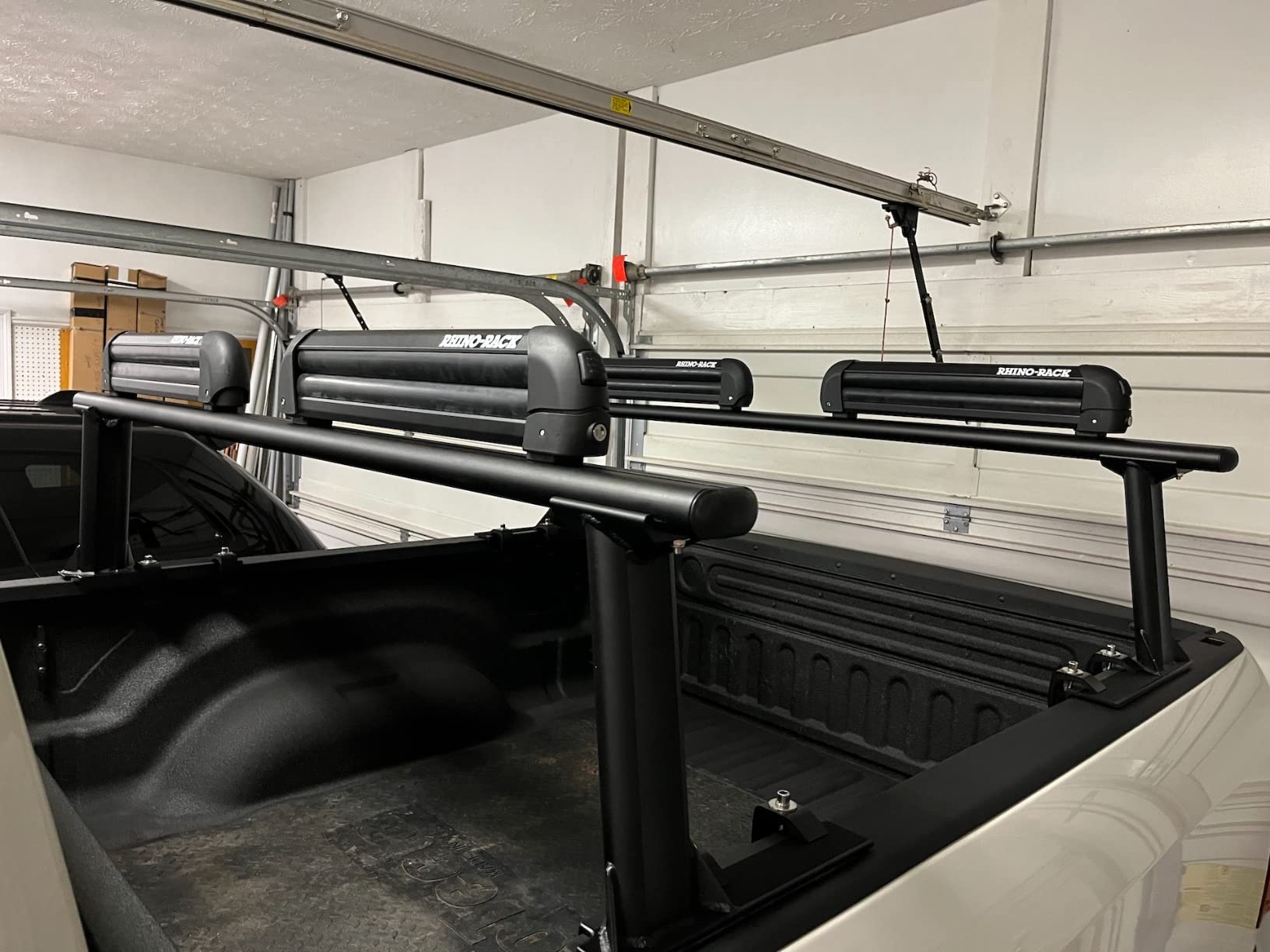 Rhino-Rack Carrier for Skis, Snowboards, Fishing Rods, Paddles, Skateboards, Water Skis, Wakeboard & More, Universal Mounting, Easy to Use, Locking, Lightweight & Heavy Duty, Suitable for All Vehicles customer photo 2