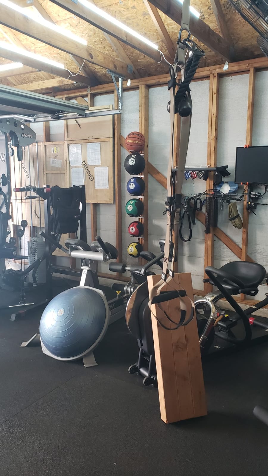 Knape & Vogt Wall Mounted Ball Rack for Garages | 7-Ball Capacity, 63-1/8 in. Tall, John Sterling Collection, Alloy Steel, Silver customer photo 1