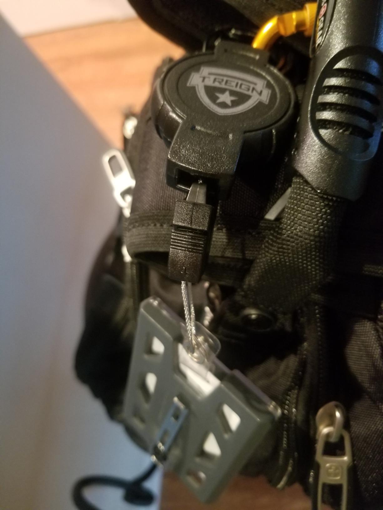 Boomerang Scuba Diving Retractable Gear Tethers with a Kevlar Cord and Universal End Fitting - Great for Scuba Diving Gauges, Flashlights, Cameras and More - Made in The USA customer photo 2