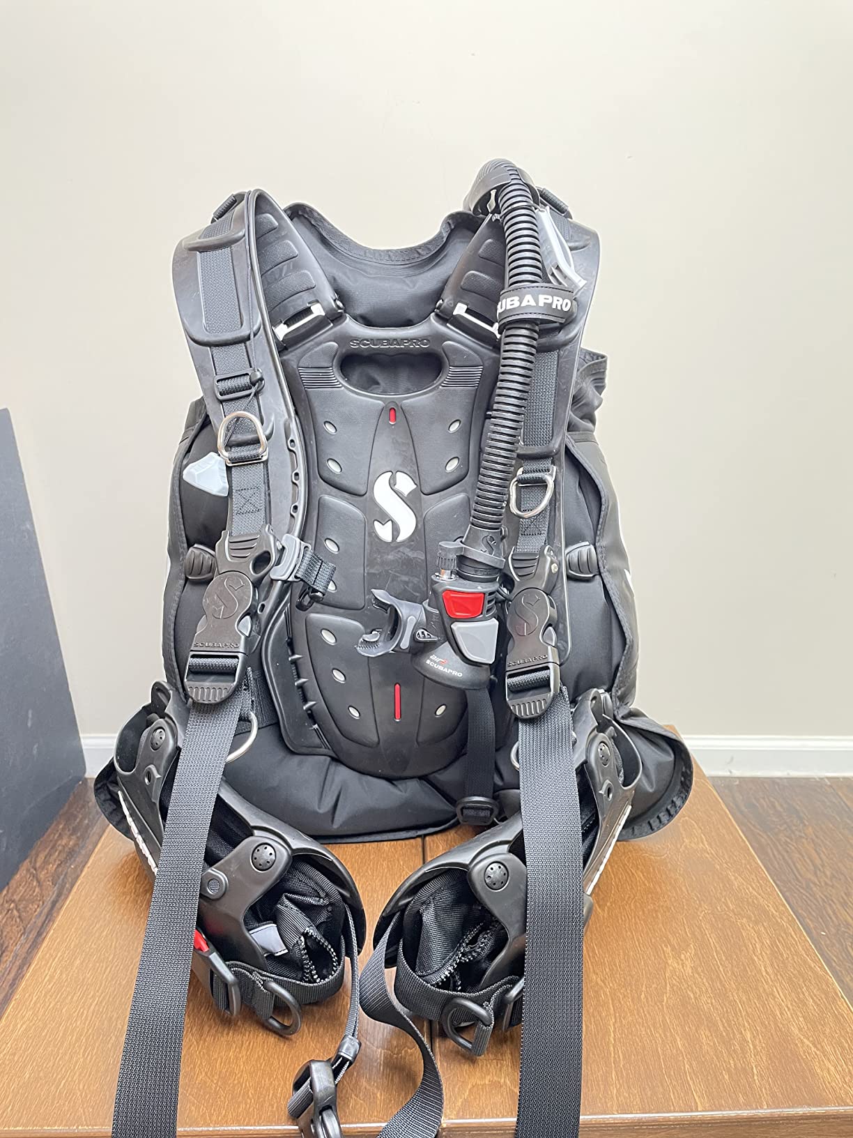 SCUBAPRO Hydros Pro Men's Back Inflated Scuba BCD Recreational and Travel Scuba Diving customer photo 2