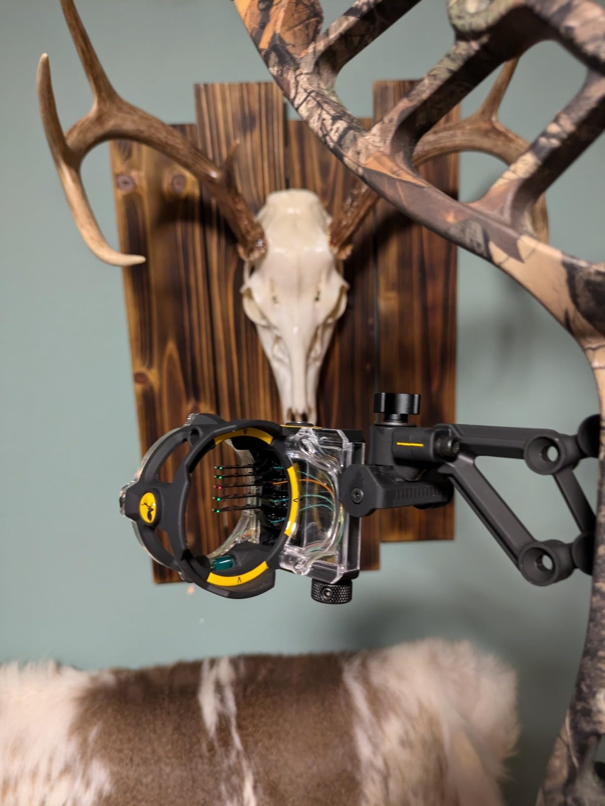 Trophy Ridge React H5 Bow Sight - 5 Pin Sight, Tool Less Windage and Elevation Adjustability, 2nd Axis Leveling, Adjustable Click Light customer photo 2