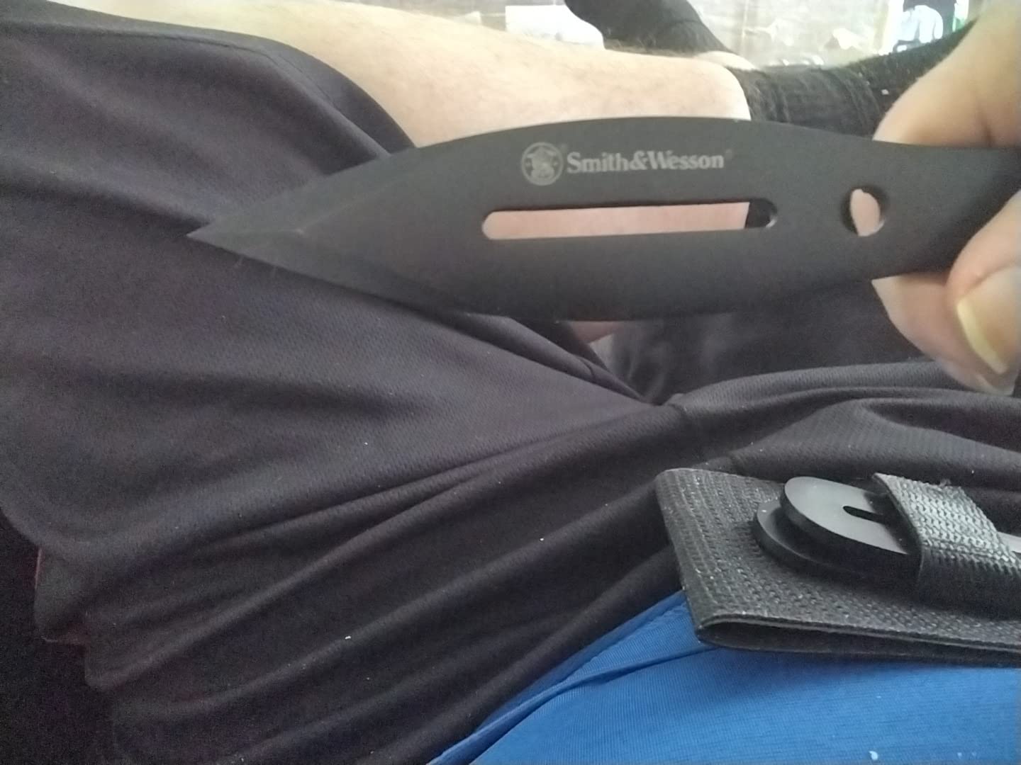 Smith & Wesson Bullseye Throwing Products with Full Tang Stainless Steel Design and Protective Nylon Sheaths for Recreation and Competition customer photo 1