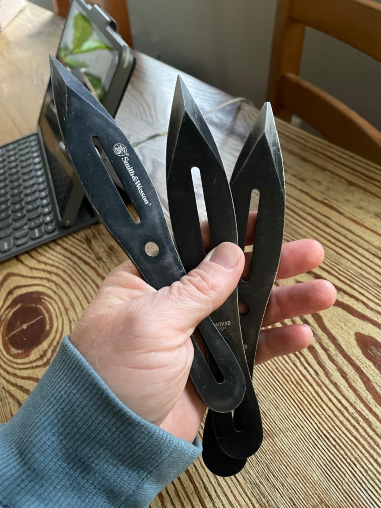Smith & Wesson Bullseye Throwing Products with Full Tang Stainless Steel Design and Protective Nylon Sheaths for Recreation and Competition customer photo 2