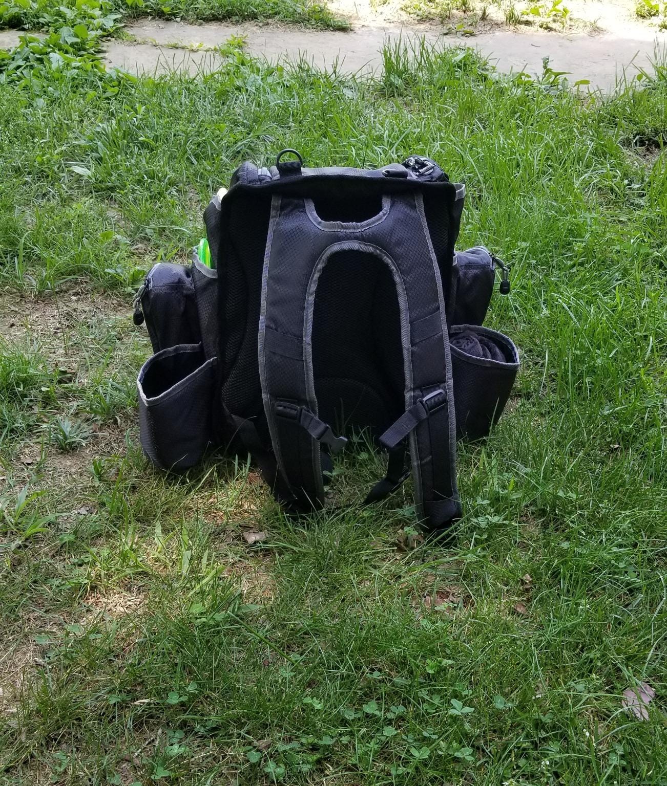 Throwback Sports Throwback Backpack Cooler 2.0 - Large Insulated Cooler Bag with Padded Straps, 20-25 Disc Capacity, Removable Dividers, Dual Bottle Holders - Frisbee Disc Golf Bag customer photo 1