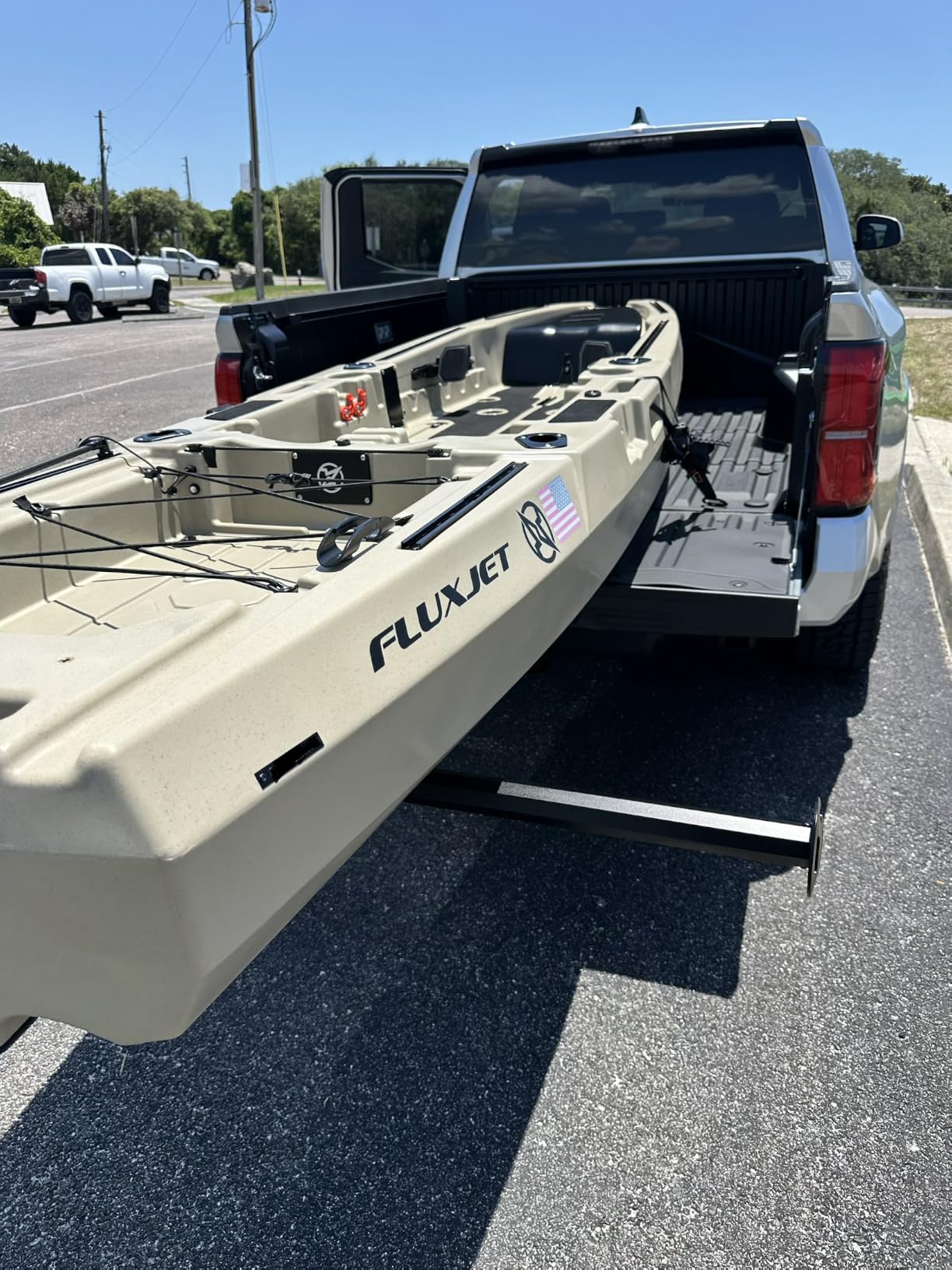 Yakima LongArm Aluminum Hitch Mounted Adjustable 3 Position Tailgate Truck Bed Extender Rack for Hauling Kayaks, Lumber, and Ladders, Black customer photo 1