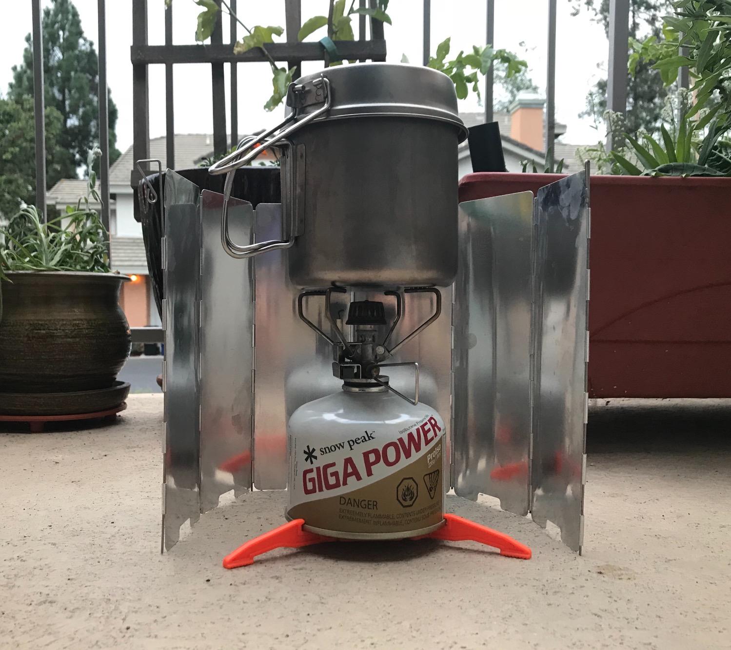 REDCAMP Folding Outdoor Stove Windscreen, 10 Plates Aluminum Camping Stove Windshield with Carrying bag, Lightweight Butane Burner Windshield customer photo 2