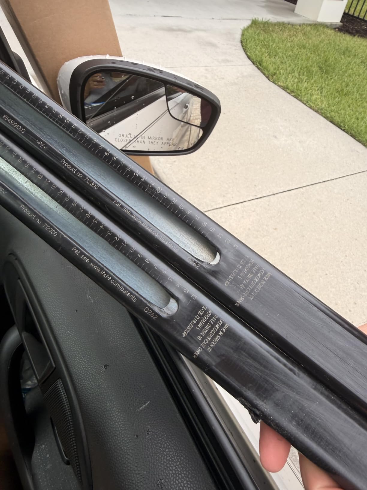 Thule SquareBar 150 (60), Black | automotive-cargo-bars customer photo 1
