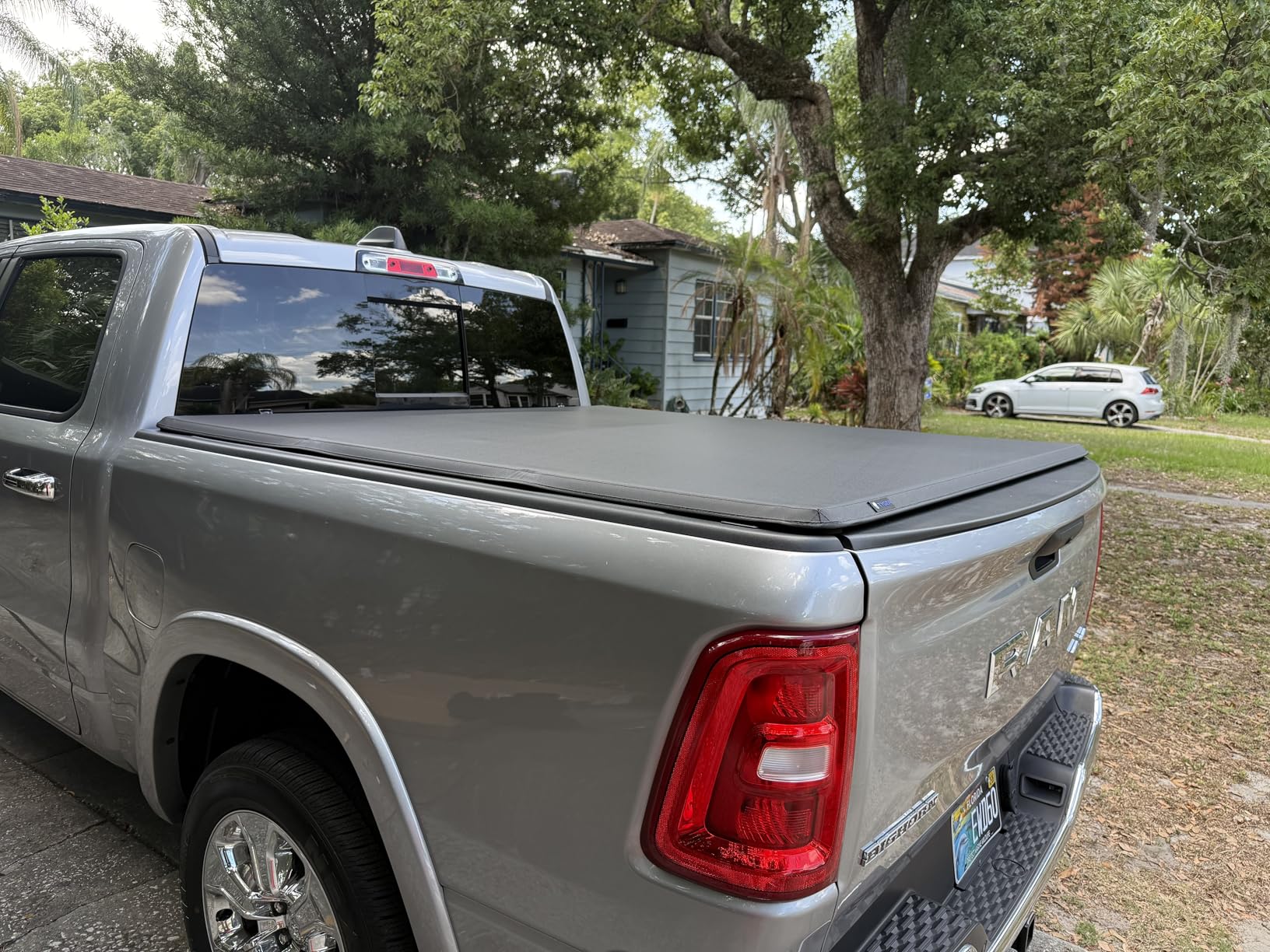 Tyger Auto T3 Soft Tri-fold Truck Bed Tonneau Cover Compatible with 2019-2026 Ram 1500 (Not Fit 19-24 Classic) | 5'7