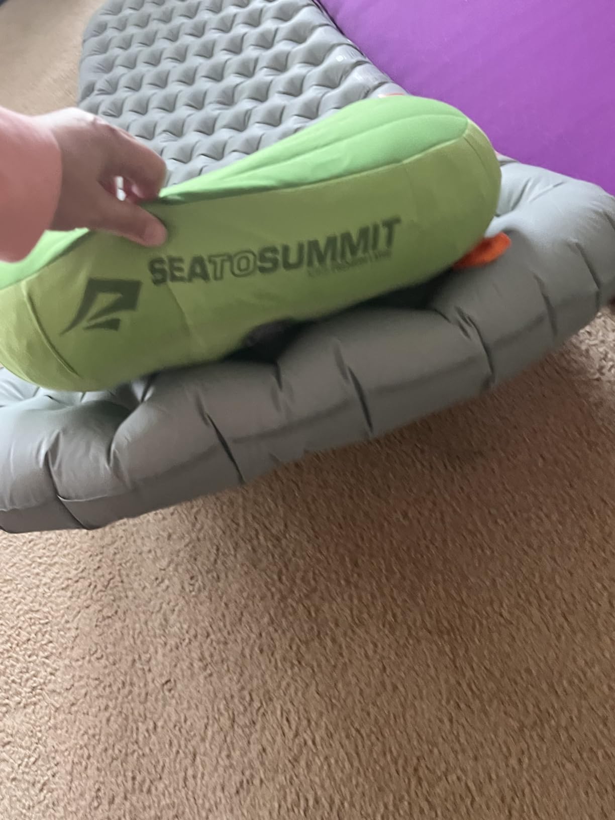Sea to Summit Aeros Premium Inflatable Travel Pillow, Regular, Lime customer photo 1