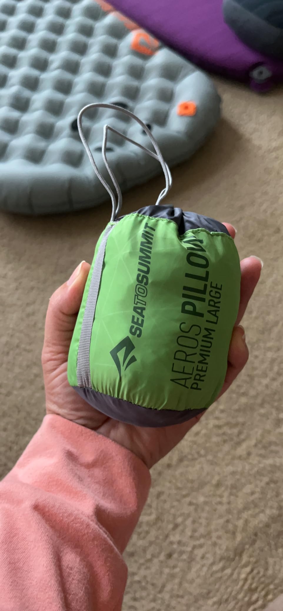 Sea to Summit Aeros Premium Inflatable Travel Pillow, Regular, Lime customer photo 2