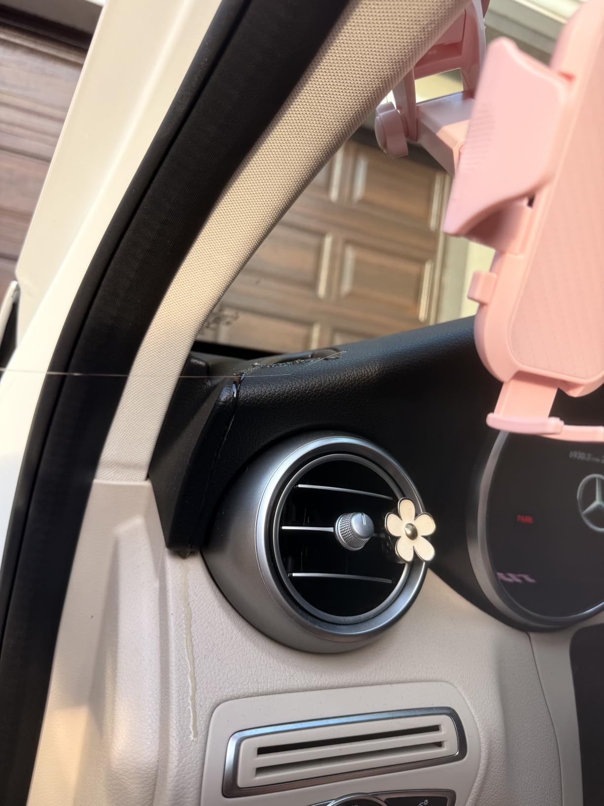 VICSEED 2026 Ultimate Sturdy Car Phone Holder [Upgraded 95+LBS Strongest Suction] Universal Long Arm Cellphone Mount for Car Dashboard Windshield Vent Truck Boat for iPhone 17 16 Pro Max & Android customer photo 2
