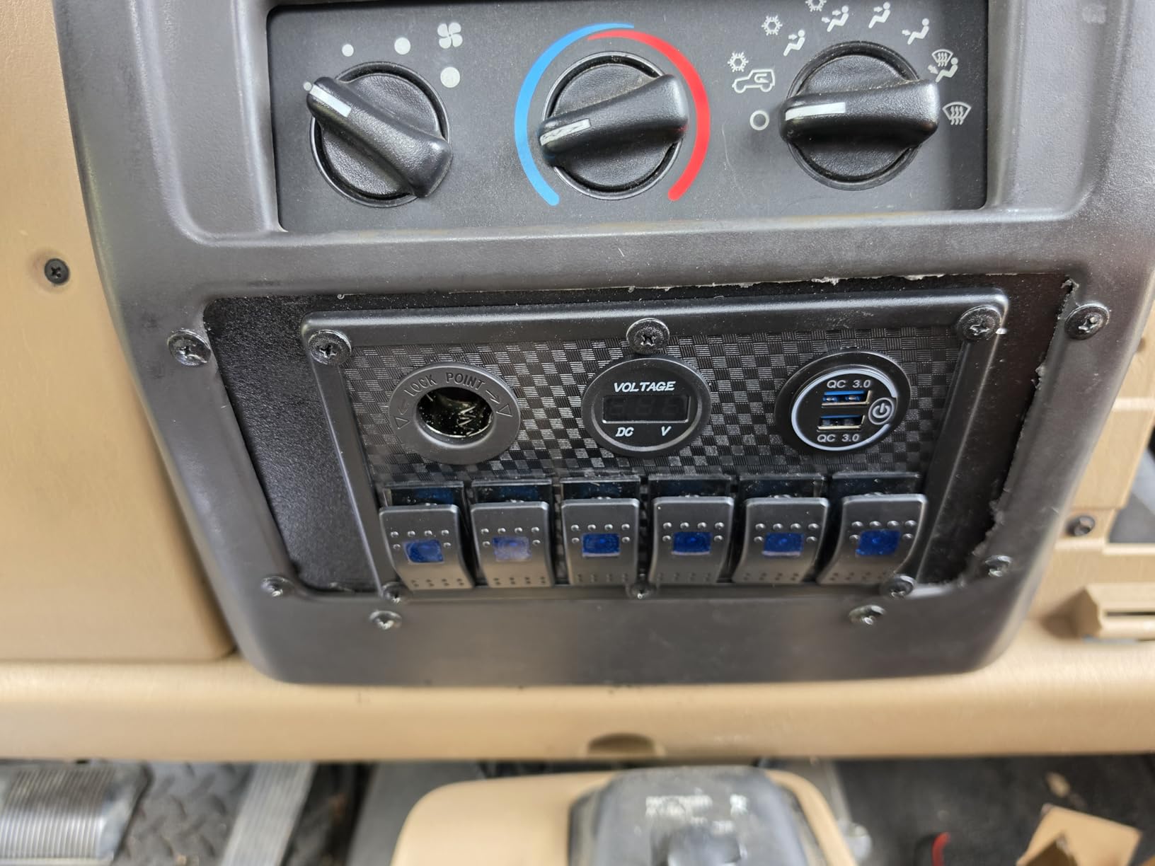 Kohree 6 Gang 12V Marine Boat Rocker Switch Panel Waterproof + USB Switch | 12 Volt RV Led Socket Panel for Marine Boat Car Truck, Digital Voltmeter Display QC3.0 Dual USB Charger Port DC 12/24V customer photo 2