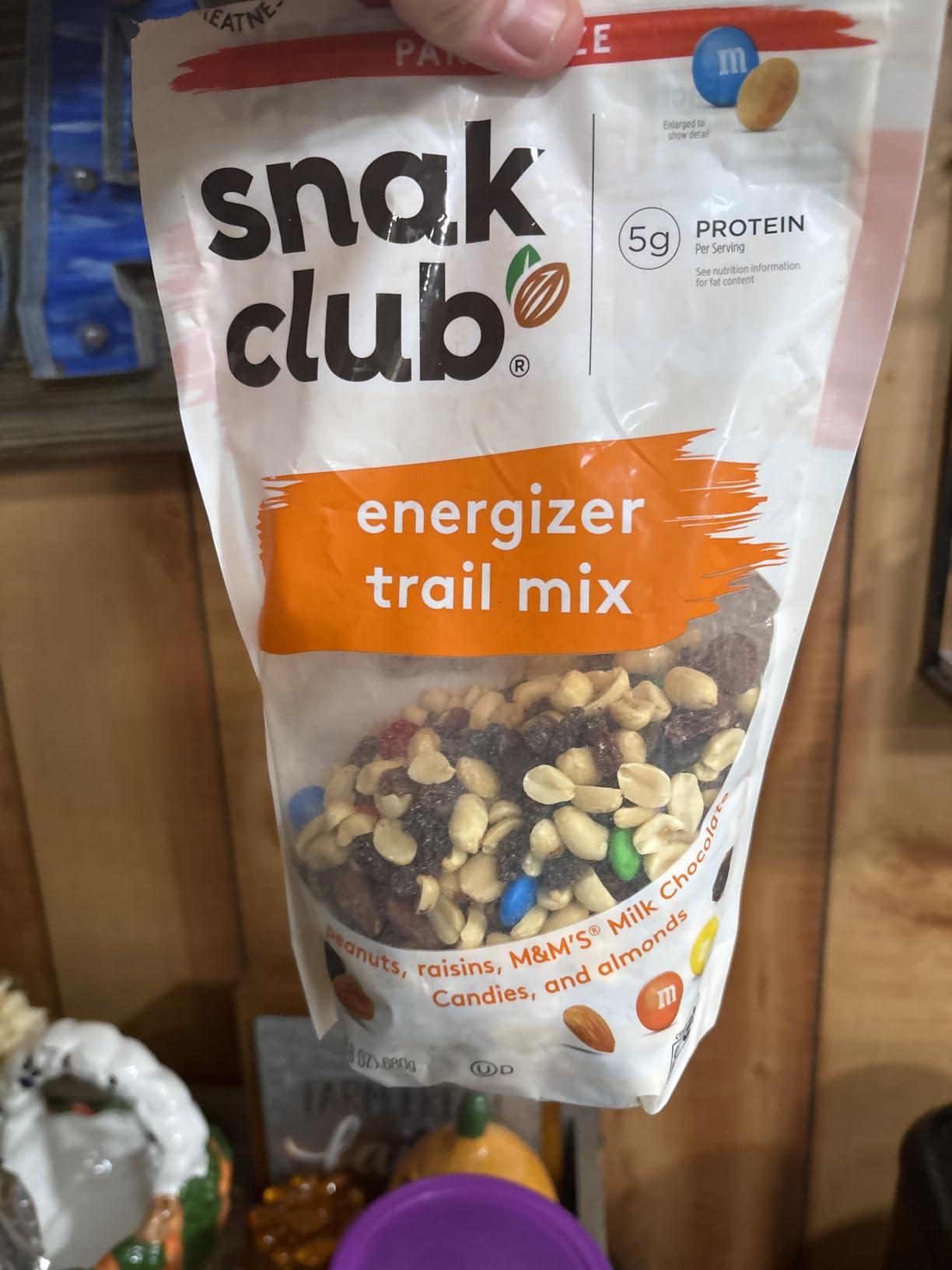 Snak Club Energizer Trail Mix with Roasted Salted Peanuts, Raisins, M&M'S Chocolate Candies, Roasted Almonds, Gluten-Free and Kosher Snack, 24 oz Resealable Bag customer photo 1