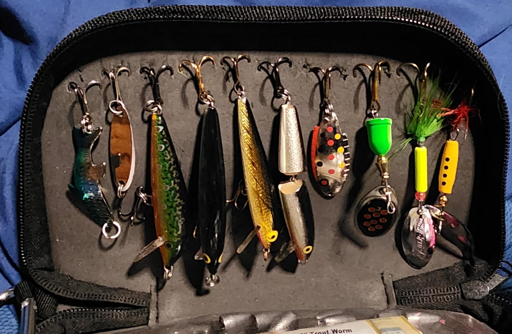 PLUSINNO Fishing Lures Spinner baits for Bass - 16/32 pcs Spinner Lures Kit with Portable Carry Bag, Hard Metal Spinner Baits for Trout customer photo 1