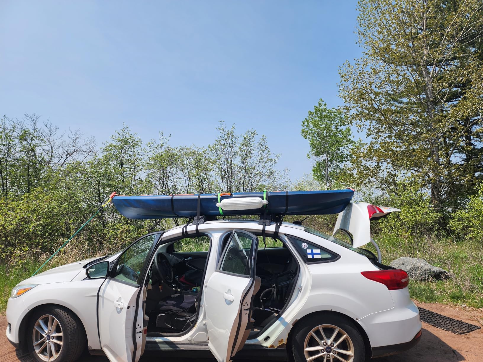 WOOWAVE Kayak Roof Rack Pads Universal Car Roof Rack Soft | Premium Surf Crossbars Cross Bars Surfboard SUP Paddleboard with 2 Waterproof Tie Down Straps and Portable Storage Bag customer photo 1