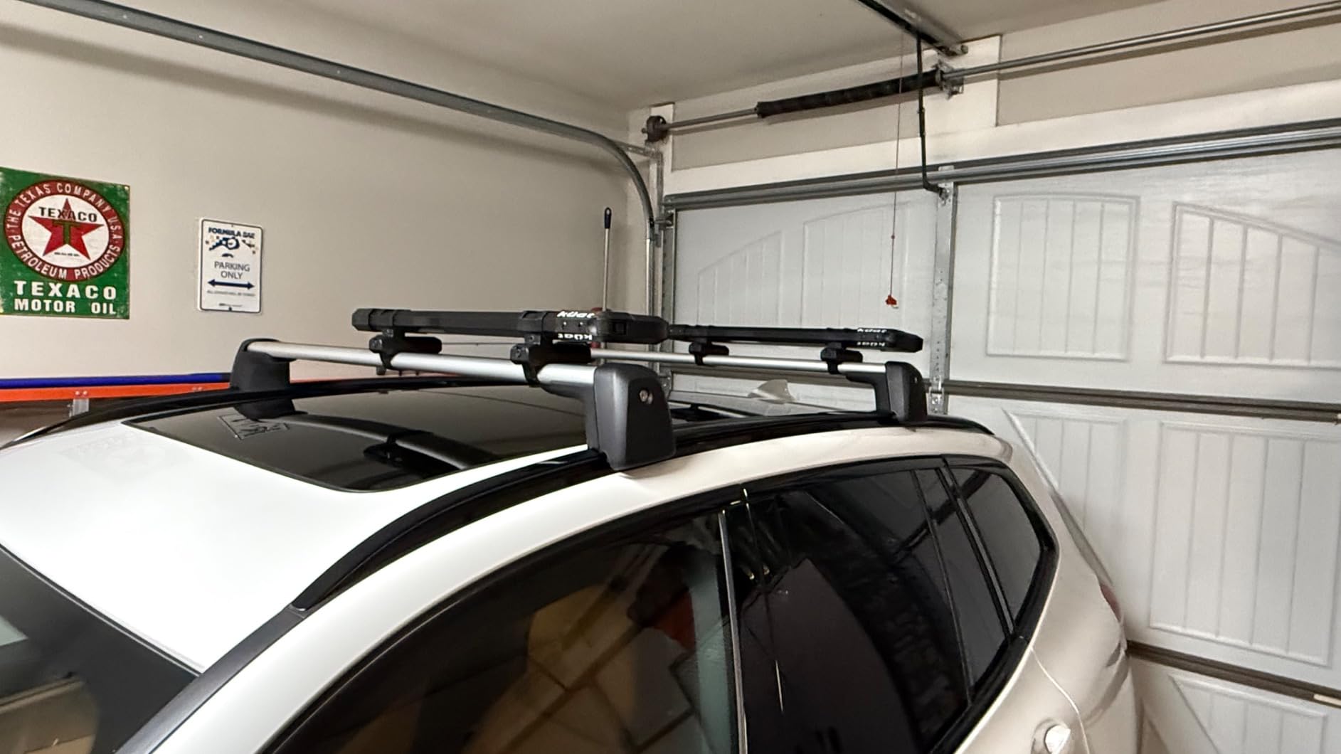 Kuat Switch Ski/Snowboarding Rack with Integrated Locks, Switch 6-6 Skis | Sturdy Universal Car Rooftop Crossbars Mounted Winter Sports Gear Clamshell Flip Down Quick Release Rack customer photo 2