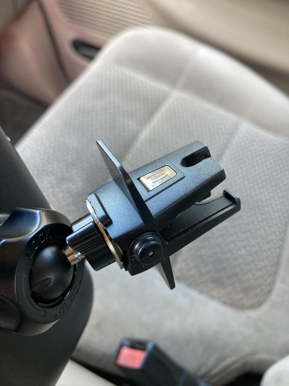 VICSEED 2026 Upgrade Ultra Stable Car Phone Holder Mount [Never Fall Off & Won't Break] Universal Air Vent Phone Mount for Car Easy Clamp Phone Holders for Your Car for iPhone 17 Pro Max 16 15 14 13 customer photo 1