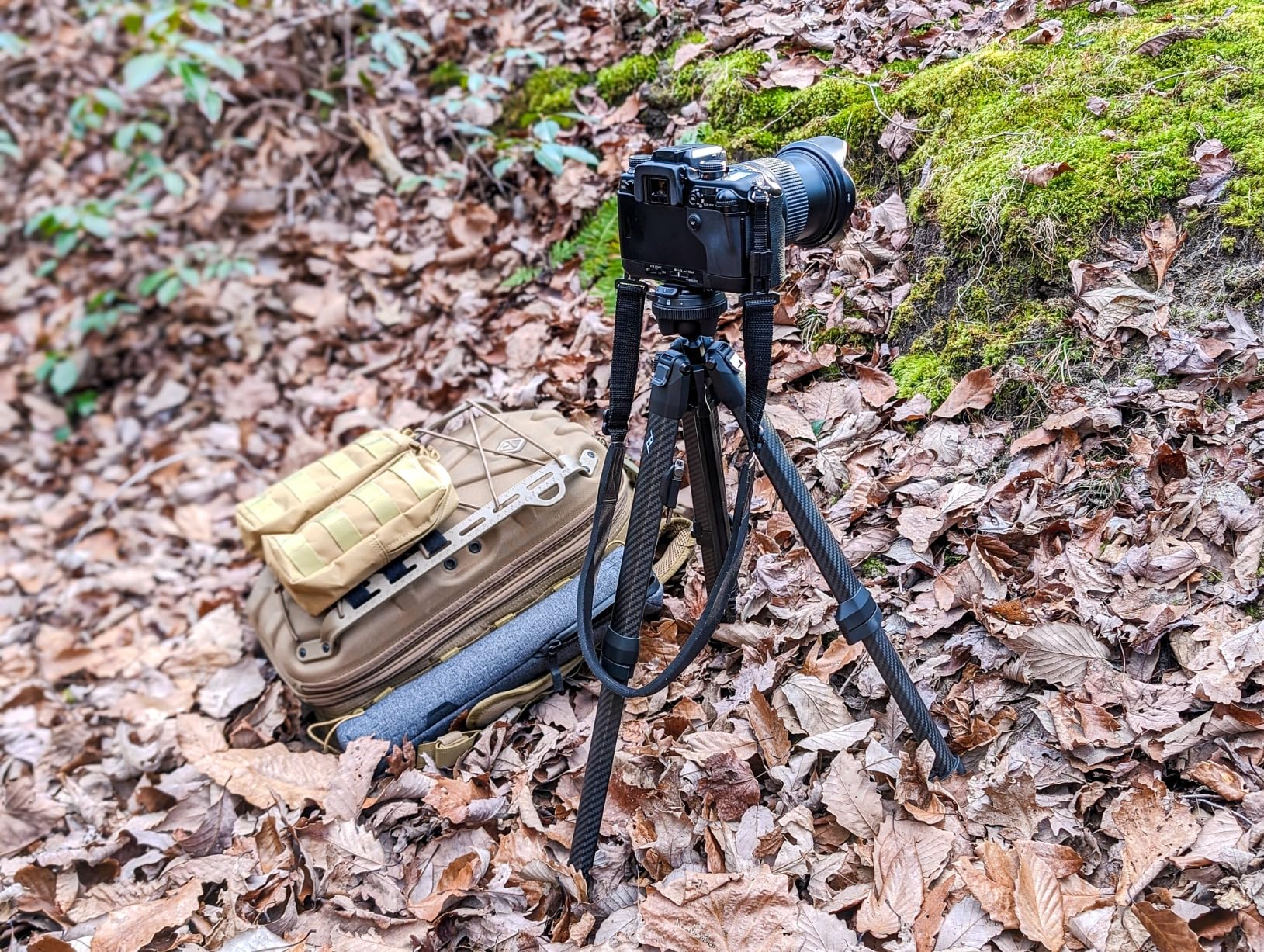 Peak Design Travel Tripod - Carbon Fiber, Compact Design, Quick Setup and Takedown, Pro-Level Stability, Ergonomic Ball Head, Compact and Portable Travel Tripod for Camera and Phone, 20 lb Capacity customer photo 1