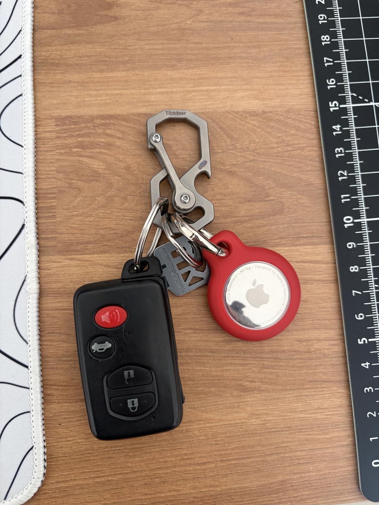 Tibitdeer Titanium Keychain, Multifunctional Carabiner Clip Key chain Heavy Duty Car Key Organizer with Bottle Opener customer photo 2