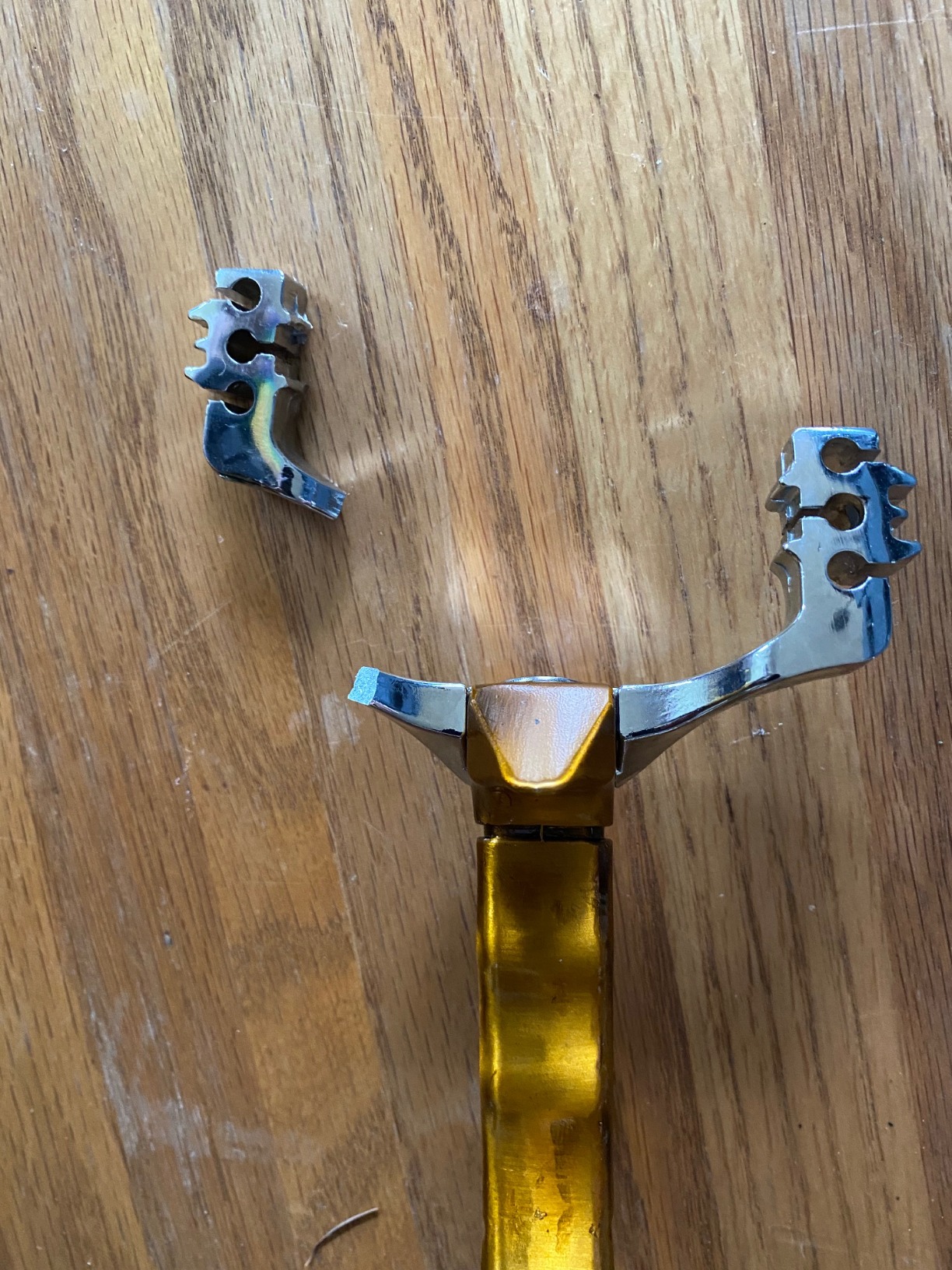 Stainless Steel Wrist Rocket Slingshot, High Velocity Outdoor Hunting Catapult with 3 Rubber Bands and 100 Extra Slingshot Ammo-Golden customer photo 2