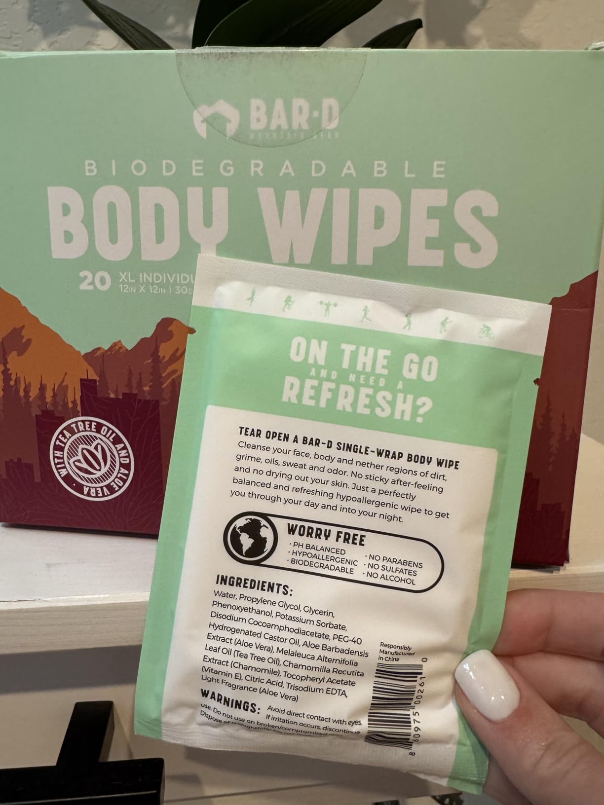 Bar-D Cleansing Face & Body Wipes for Women and Men - Individually Wrapped Biodegradable Shower Wipes with Tea Tree Oil & Aloe Vera (20 Count/Box) customer photo 1