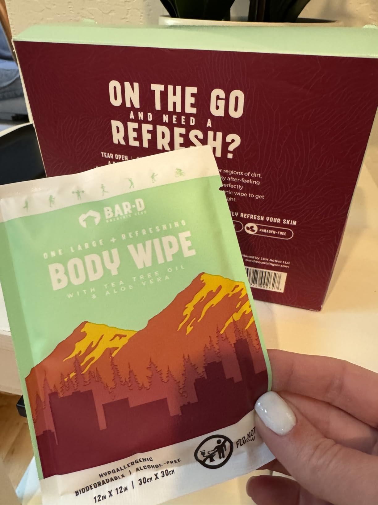 Bar-D Cleansing Face & Body Wipes for Women and Men - Individually Wrapped Biodegradable Shower Wipes with Tea Tree Oil & Aloe Vera (20 Count/Box) customer photo 2