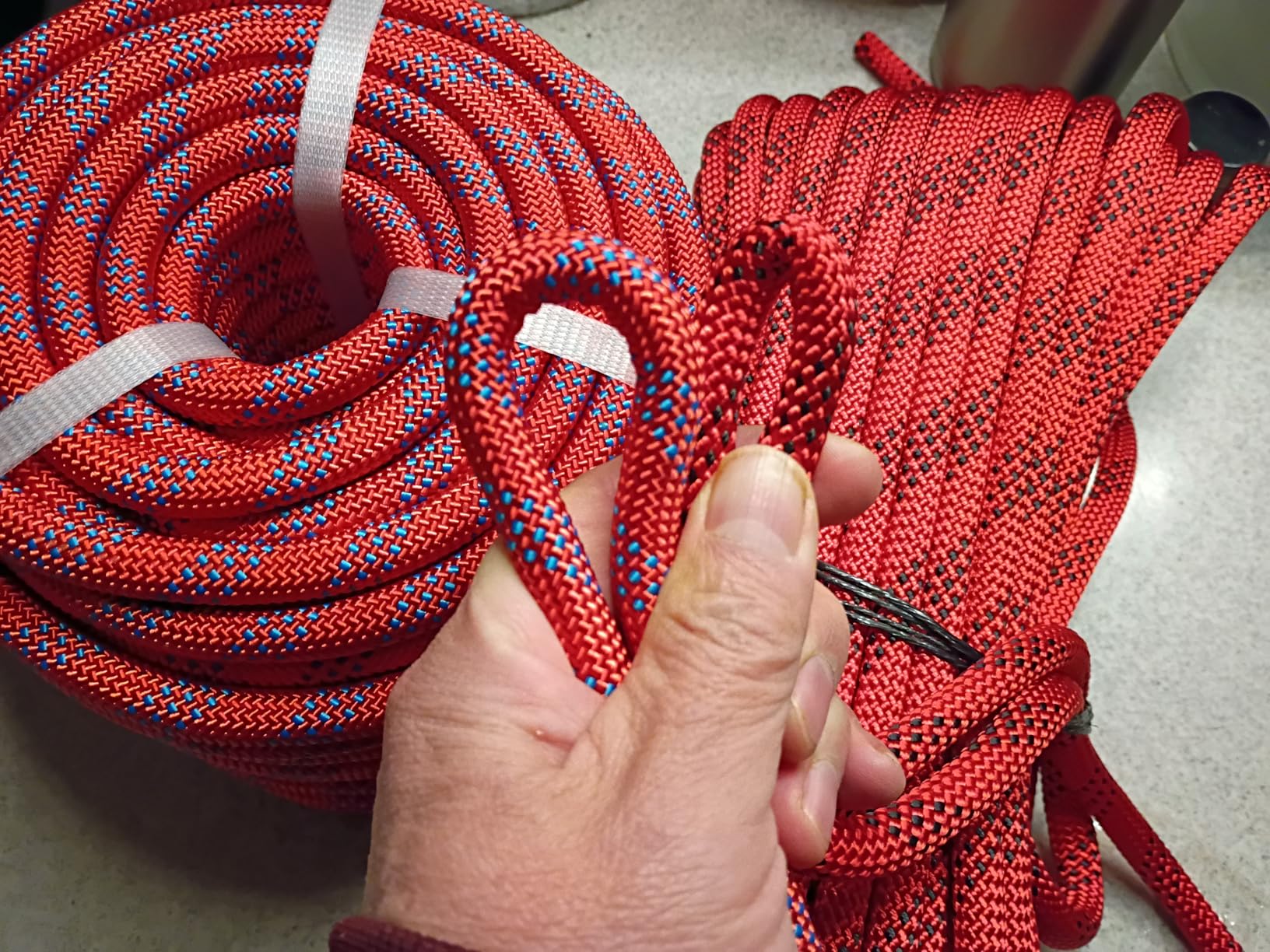 AOLEBA 10.5 mm Static Climbing Rope 10M(32ft) 20M(64ft) 30M(96ft) 50M(160ft) 70M(230ft) Outdoor Rock Climbing Rope, Escape Rope Ice Climbing Equipment Fire Rescue Parachute Rope customer photo 1