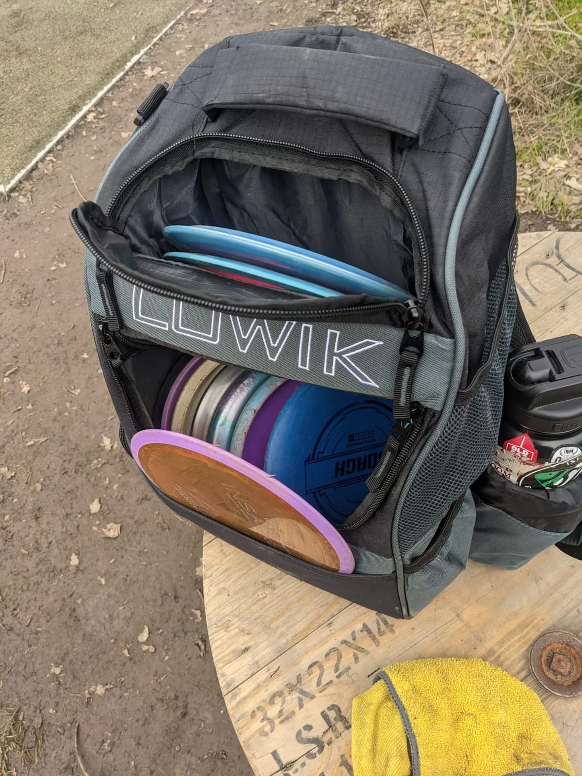 Disc Golf Bag, Multiple Storage Pockets Shuttle Disc Golf Bags Backpack, Lightweight Durable Easy to Carry Disc Golf Backpack with 20+ Disc Capacity for Beginner, Hobbyist, Adults customer photo 1