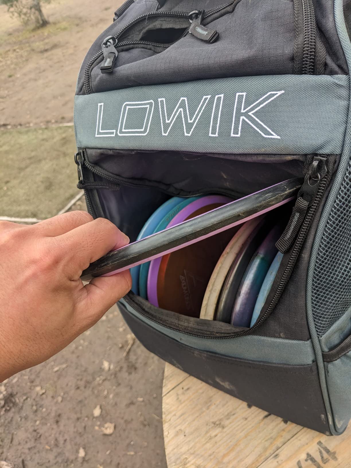 Disc Golf Bag, Multiple Storage Pockets Shuttle Disc Golf Bags Backpack, Lightweight Durable Easy to Carry Disc Golf Backpack with 20+ Disc Capacity for Beginner, Hobbyist, Adults customer photo 2