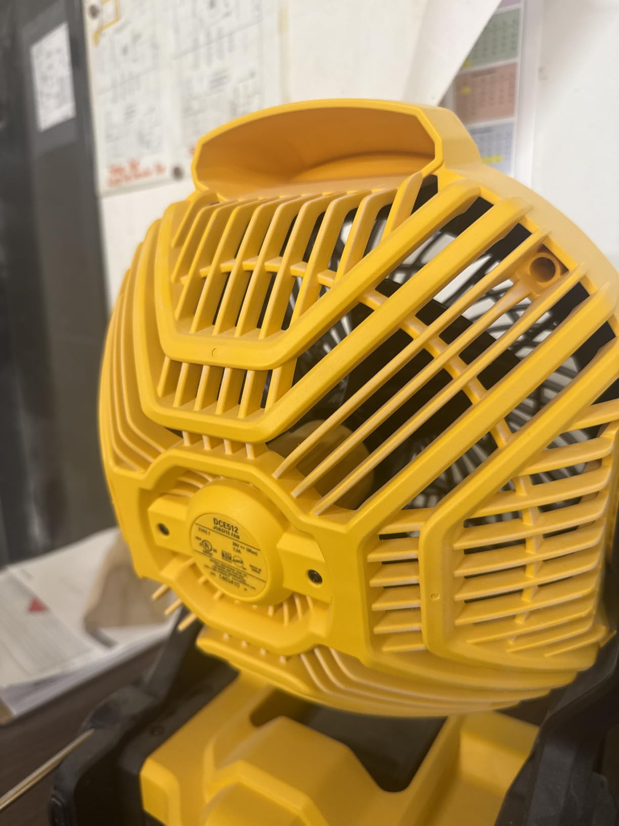 DEWALT 20V MAX Portable Fan, Battery Powered Rechargeable Cordless Shop Fan, Up to 4.5 Hrs Runtime, Variable Speed, 650 CFM, Tool Only (DCE512B) customer photo 1