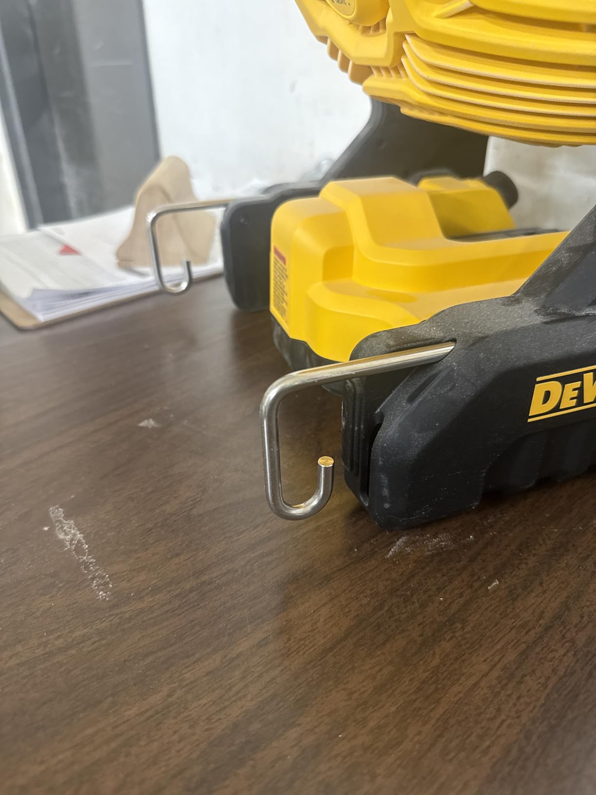 DEWALT 20V MAX Portable Fan, Battery Powered Rechargeable Cordless Shop Fan, Up to 4.5 Hrs Runtime, Variable Speed, 650 CFM, Tool Only (DCE512B) customer photo 2