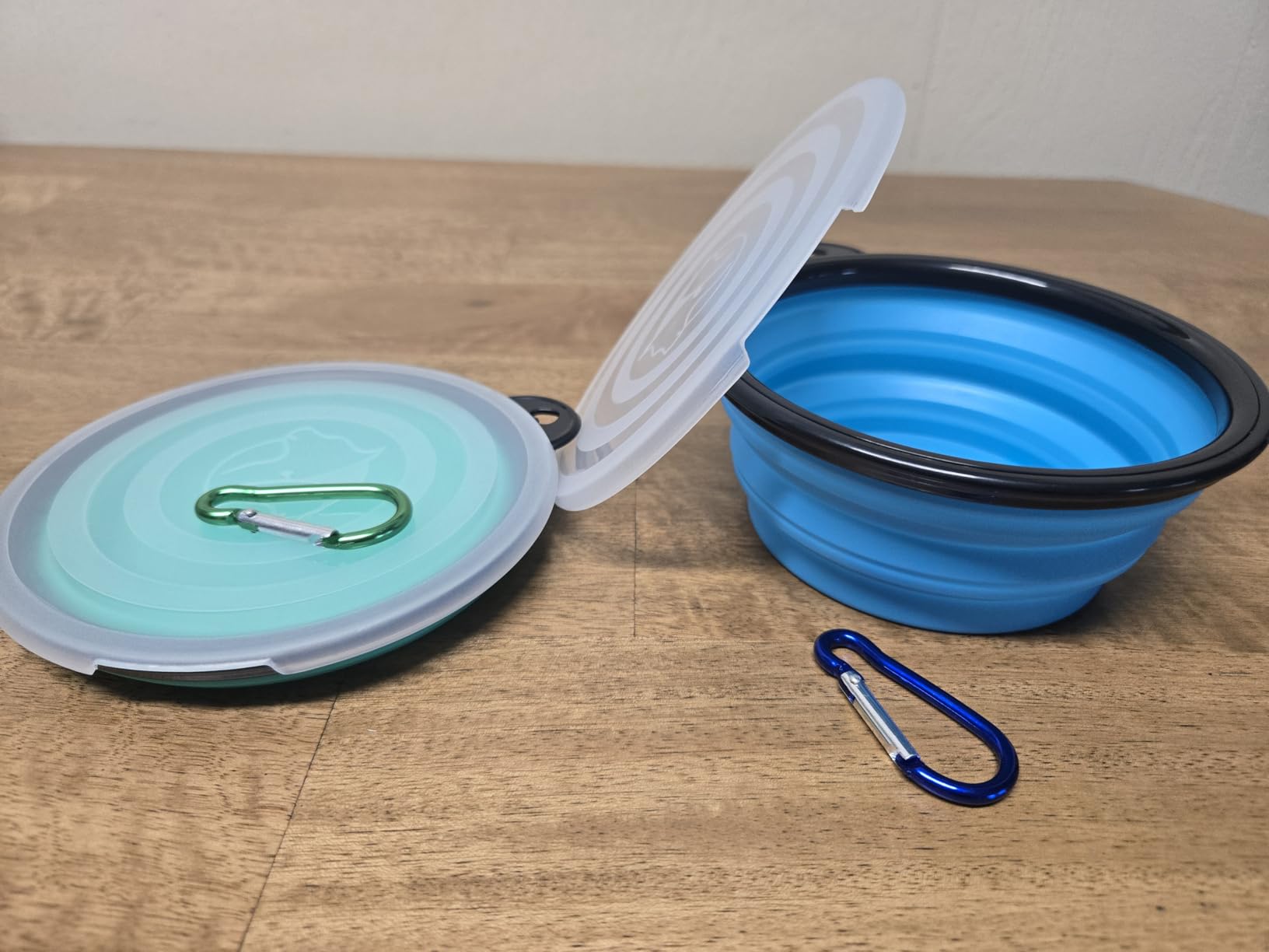 SLSON Dog Bowls Pet Collapsible Bowl with Cover Lids, 2 Pack Travel Bowls | Portable Foldable Pet Bowls Water Dish Feeder for Dog Cat Walking Parking Camping Trips (Light Blue and Green, Medium) customer photo 1