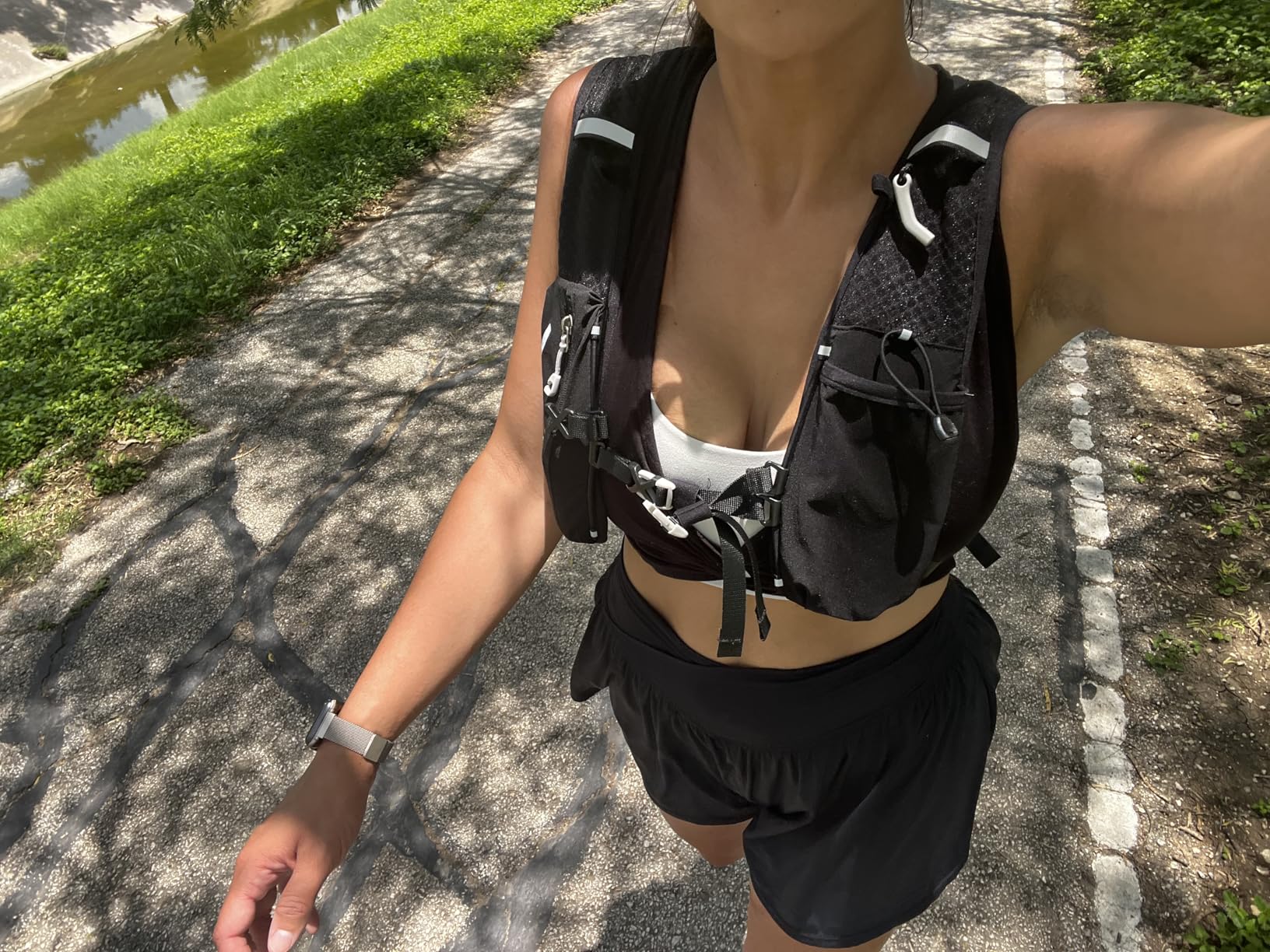 INOXTO Running Hydration Vest Backpack, Lightweight Insulated Pack with 1.5L Water Bladder Bag Daypack for Hiking Trail Running Cycling Race Marathon for Women Men customer photo 2