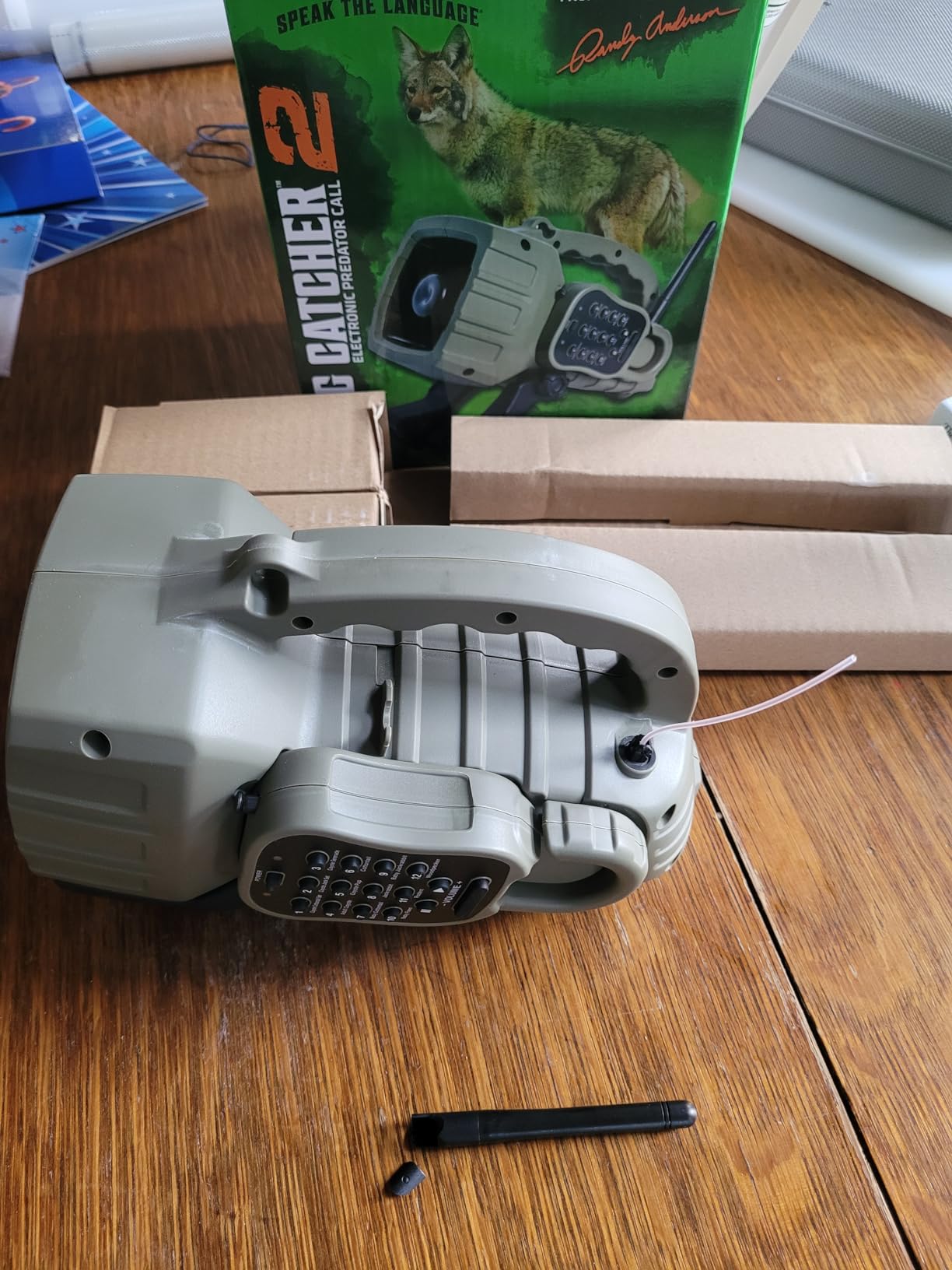 PRIMOS Hunting Electronic Predator Call, Dogg Catcher 2, 100-Yd Remote | Model 3851, 12 Randy Anderson sounds, plays two sounds at once, calls bobcats, fox and coyotes customer photo 2