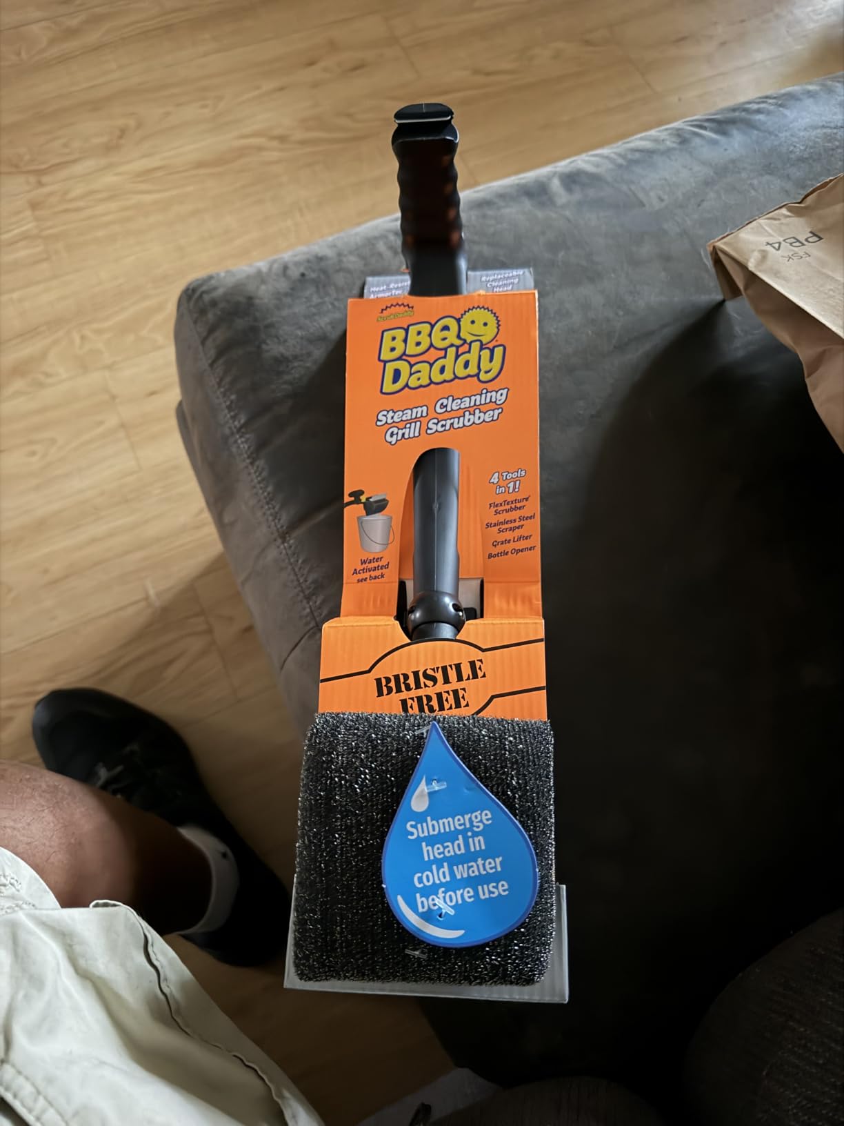 Scrub Daddy BBQ Daddy Grill Brush for Outdoor Grill - Bristle Free Grill Brush with Steel Grill Scraper + Scrub Brush - Temperature Controlled Scrubbing Power for Grill Cleaning (1 Count) customer photo 2