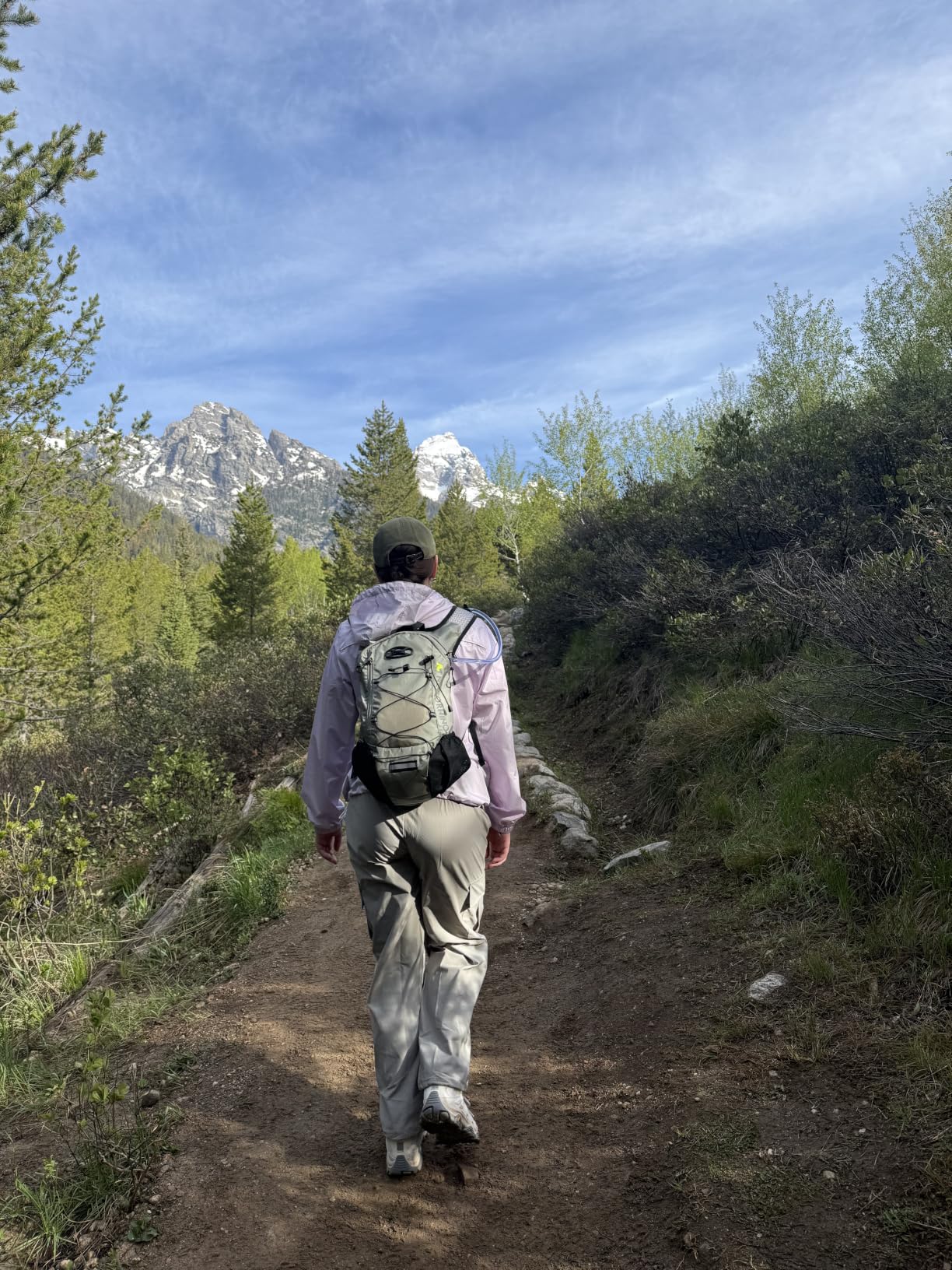 Lightweight Hydration Backpack, Running Backpack with 2L Water Bladder, Hydro Water Daypack for Cycling Hiking Rave for Men Women customer photo 2