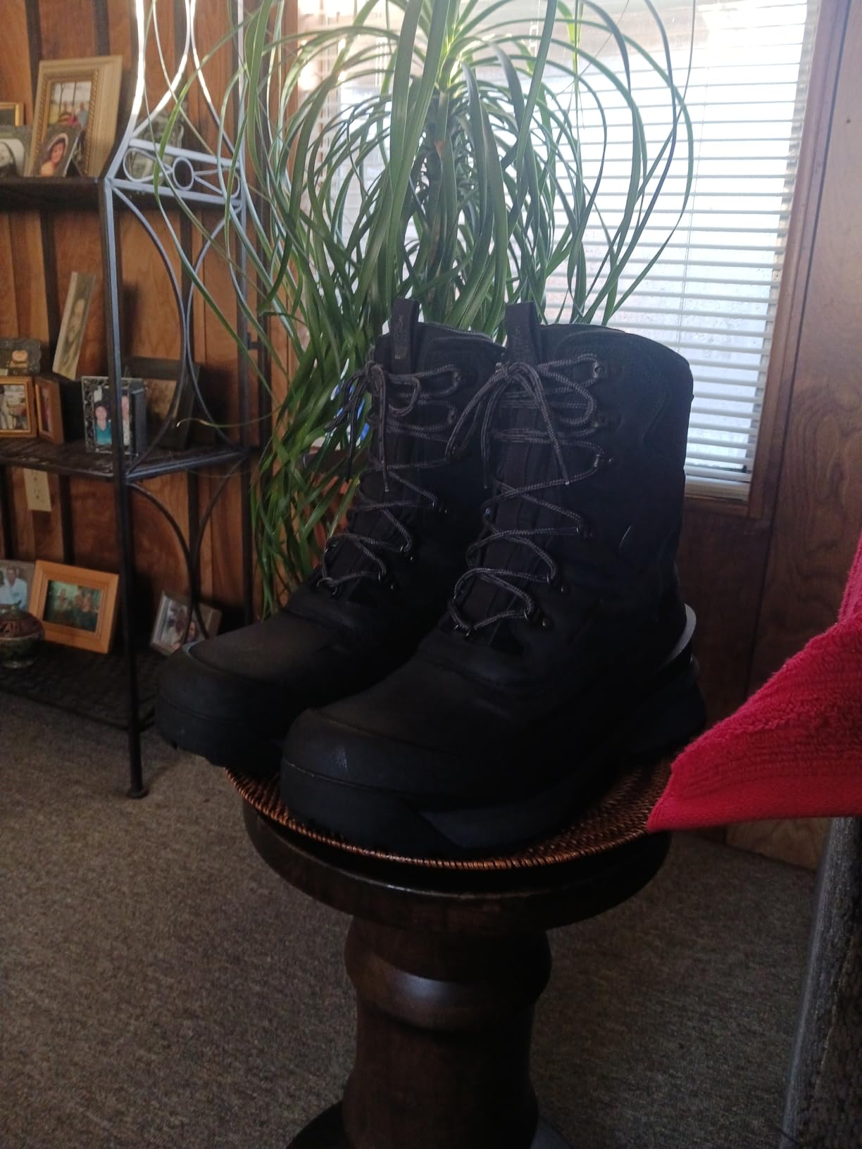 THE NORTH FACE Men's Chilkat V 400 Waterproof Snow Boot customer photo 1