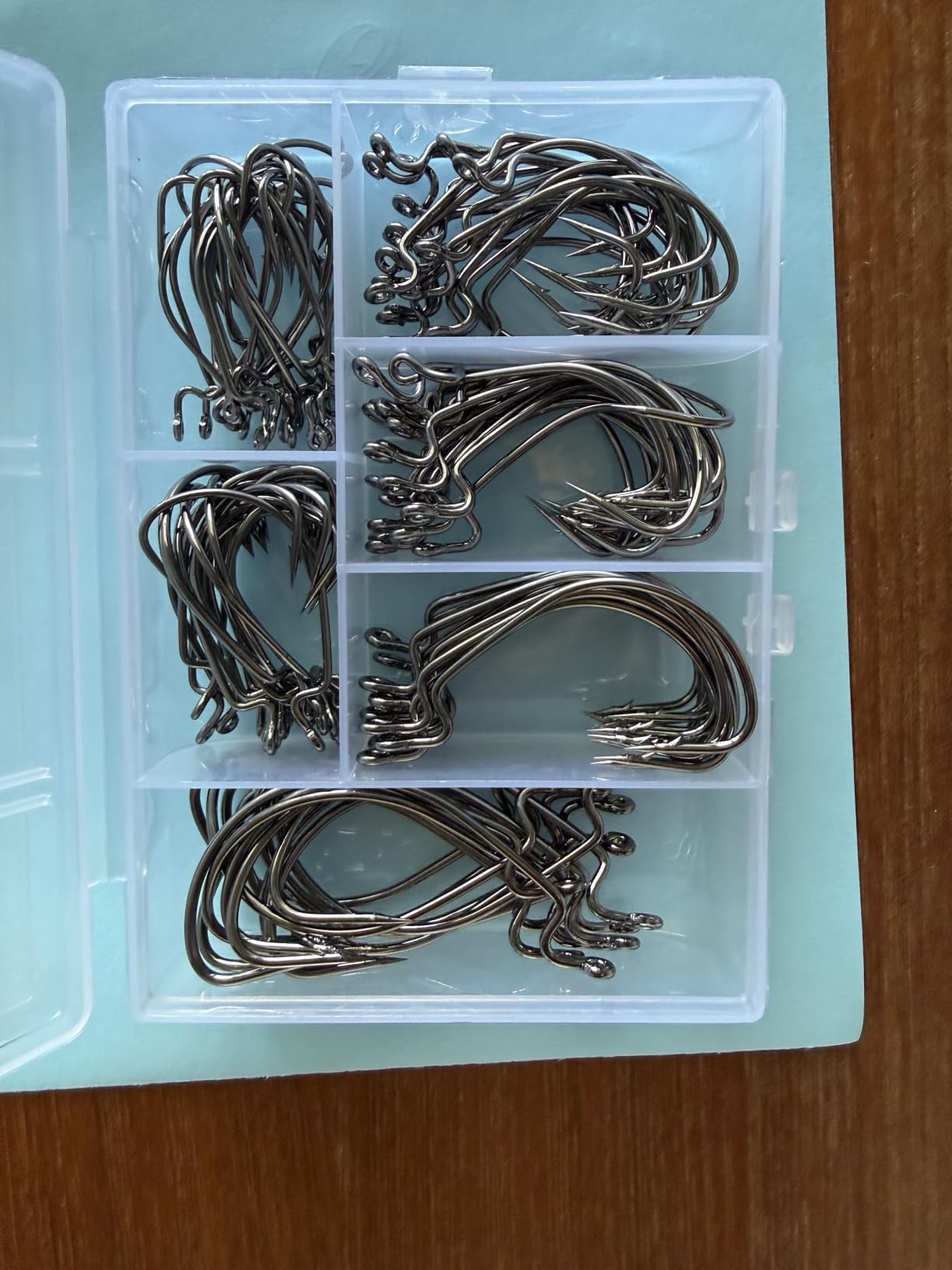 Afmivs Worm Hooks for Bass Fishing Hooks, 110pcs Bass Hooks Fishing, 6 Sizes Fishing Hooks Freshwater, Eagle Claw Hooks #1 1/0 2/0 3/0 4/0 5/0 Black High Carbon Steel with Portable Plastic Box customer photo 1