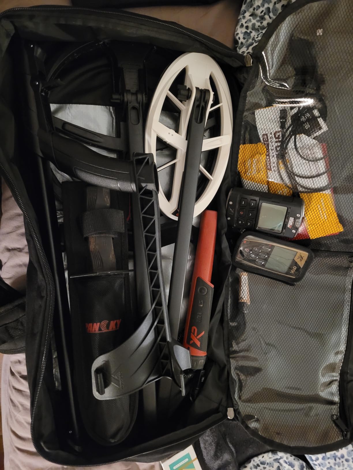 DSLEAF 19-25 Inch Snow Shoes Bag, Snowshoes Backpack with Pockets customer photo 1